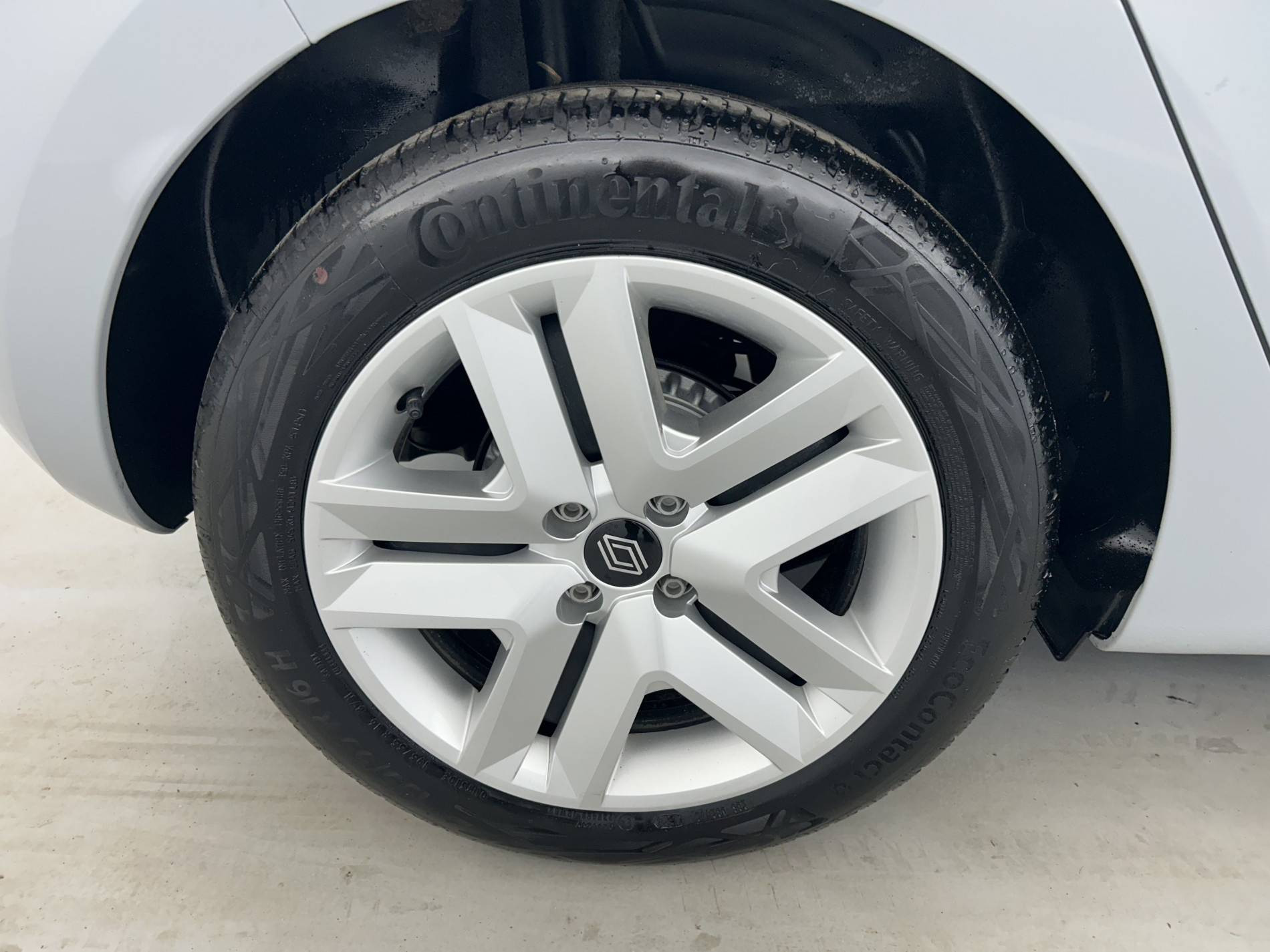 Vente en ligne Renault Clio 5 Clio TCe 90 au prix de 15 990 €