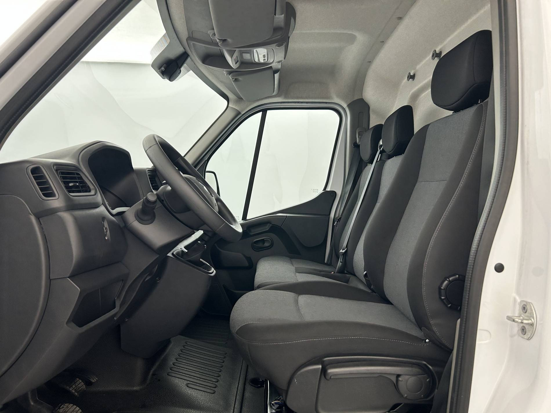 Vente en ligne Renault Master Fourgon MASTER FGN TRAC F3500 L2H2 BLUE DCI 135 au prix de 24 900 €