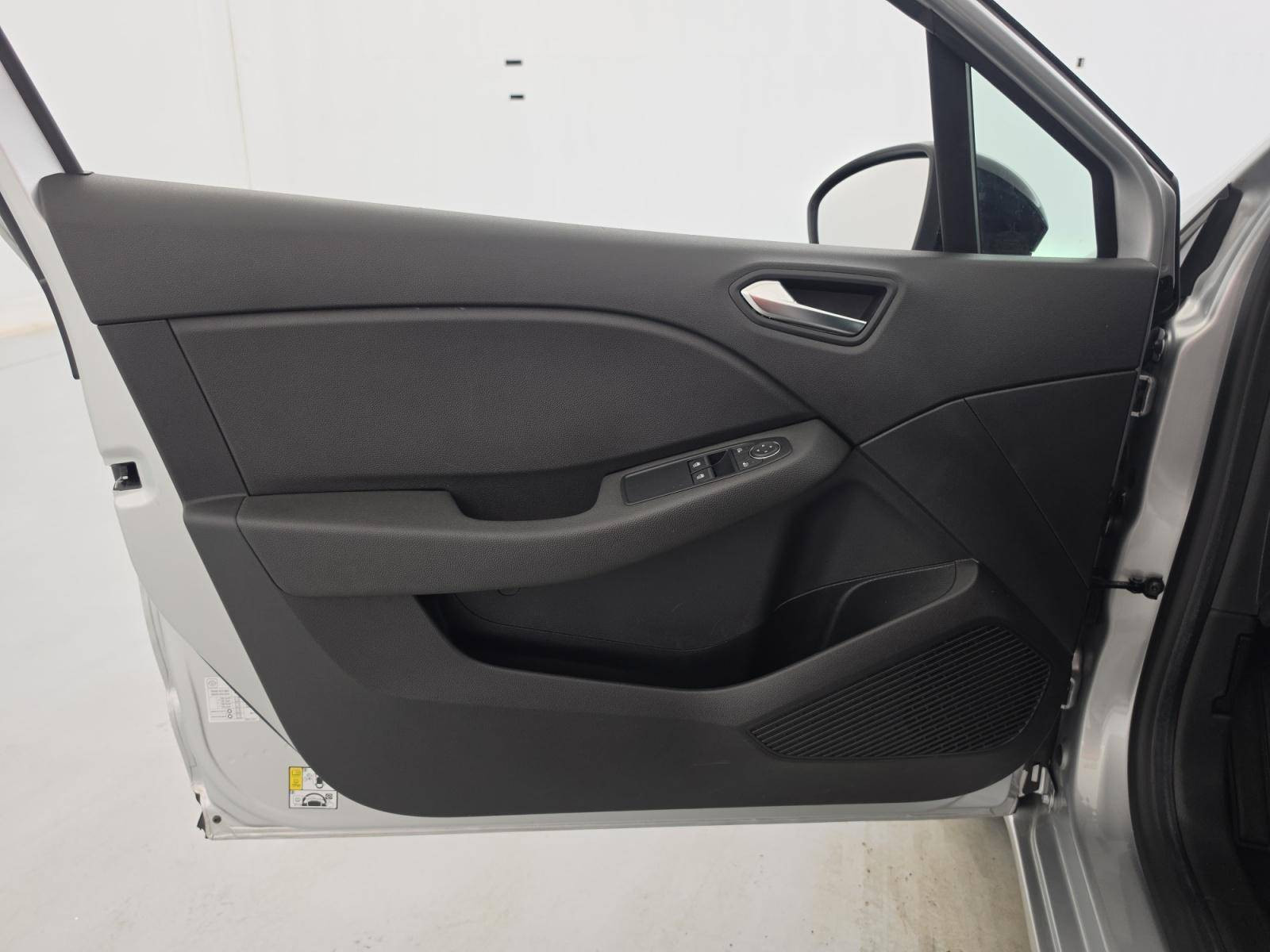Vente en ligne Renault Clio 5 Clio TCe 90 au prix de 13 290 €