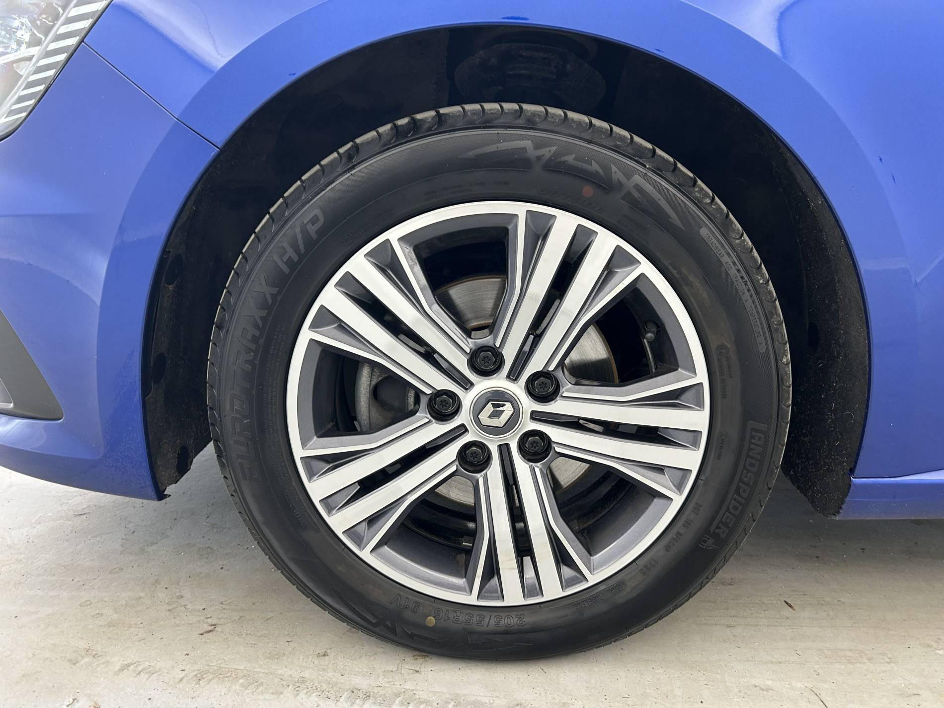 Vente en ligne Renault Megane 4  Blue dCi 115 au prix de 16 490 €