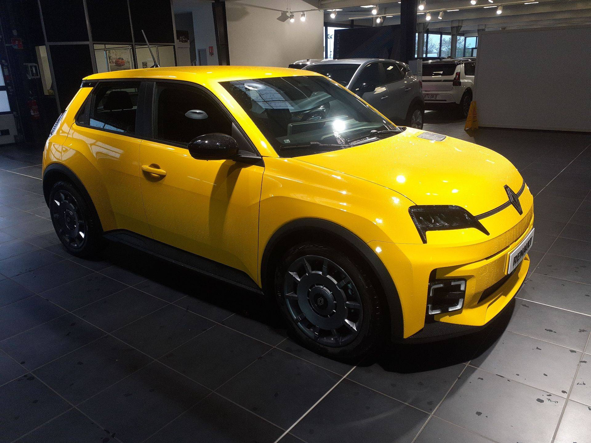 Vente en ligne Renault R5 E-Tech  120 ch autonomie urbaine au prix de 27 390 €