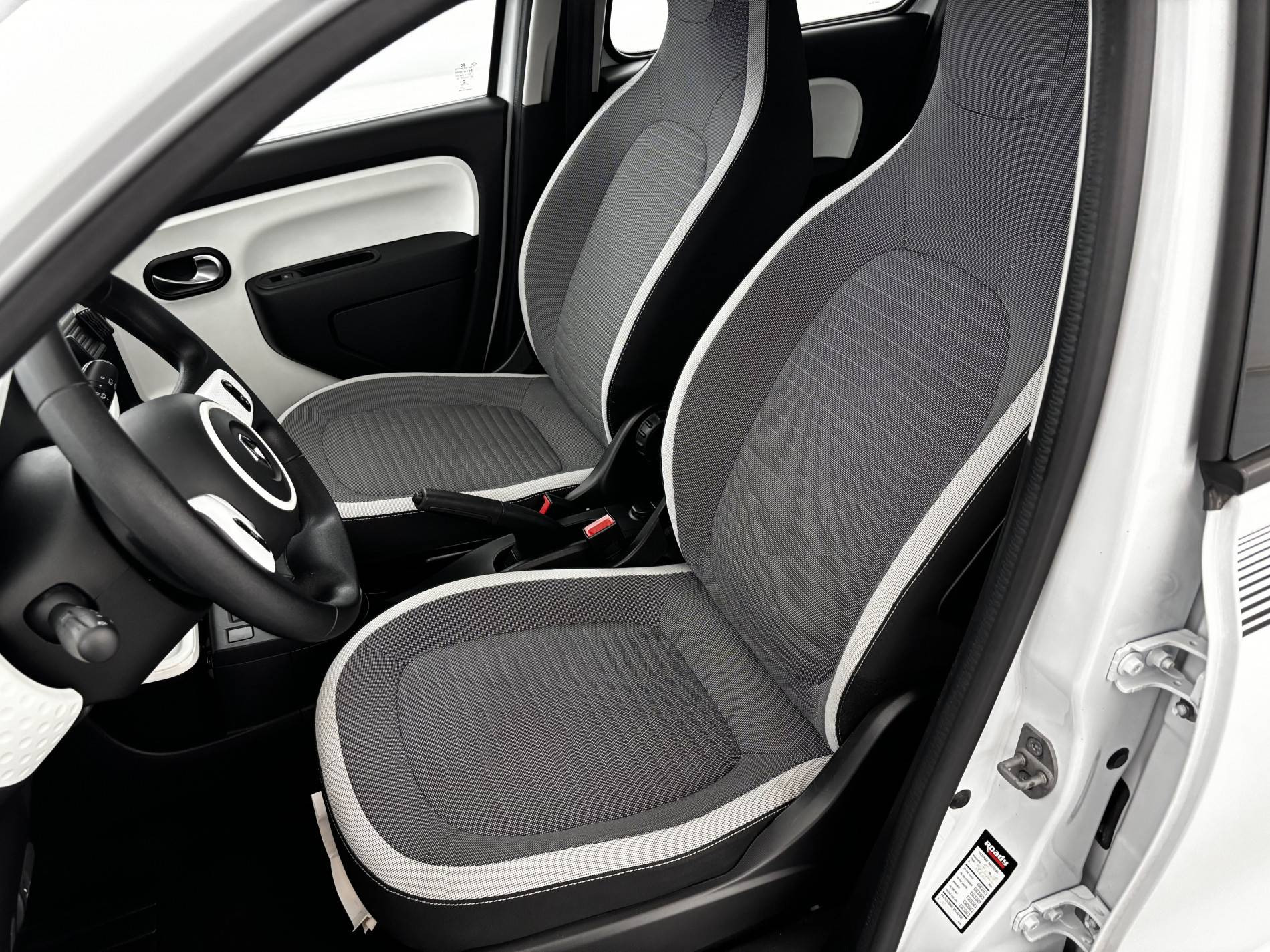 Vente en ligne Renault Twingo 3  1.0 SCe 70 BC au prix de 11 490 €