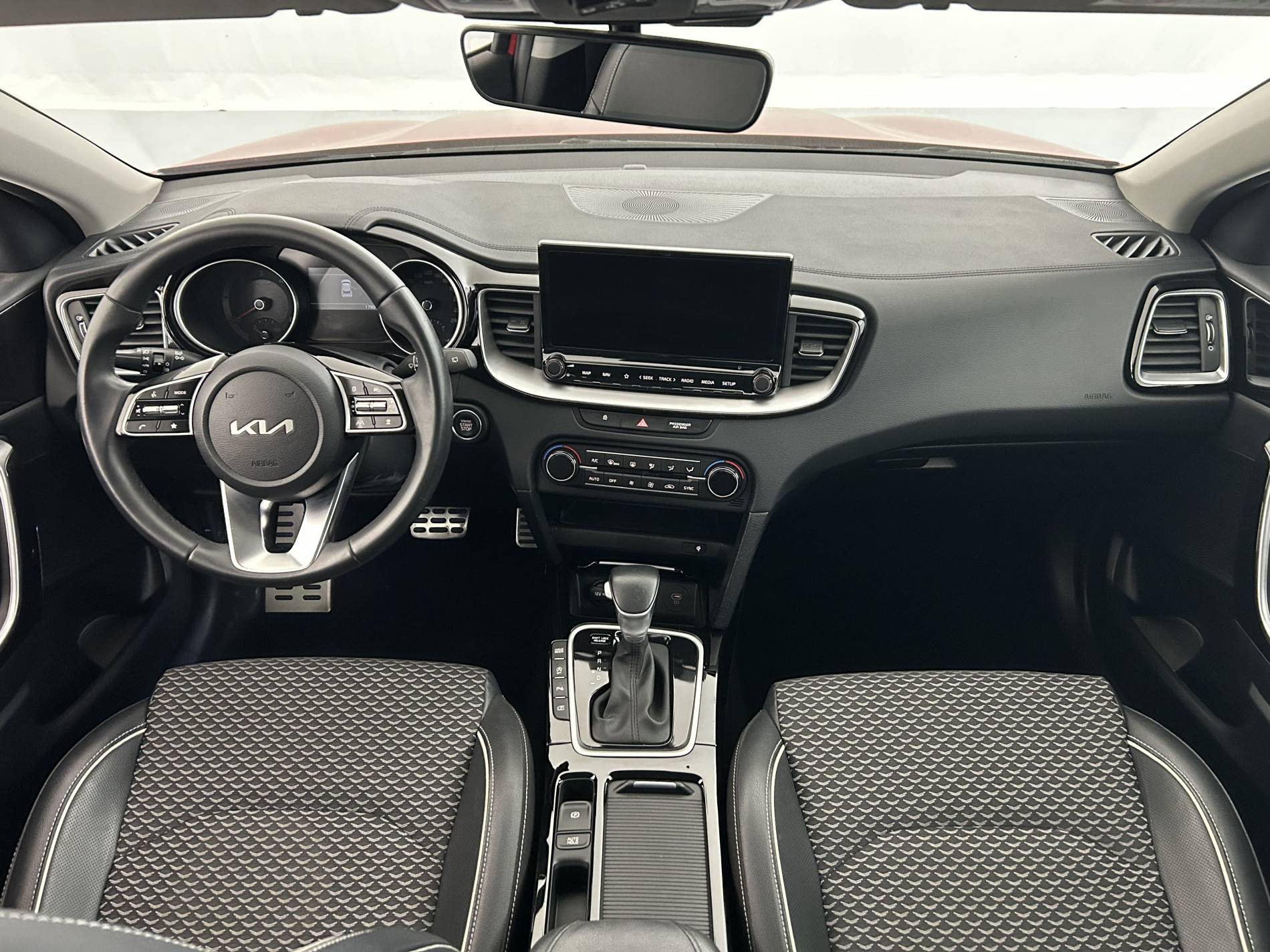 Vente en ligne Kia XCeed  1.6 CRDi 136 ch ISG MHEV DCT7 au prix de 22 480 €