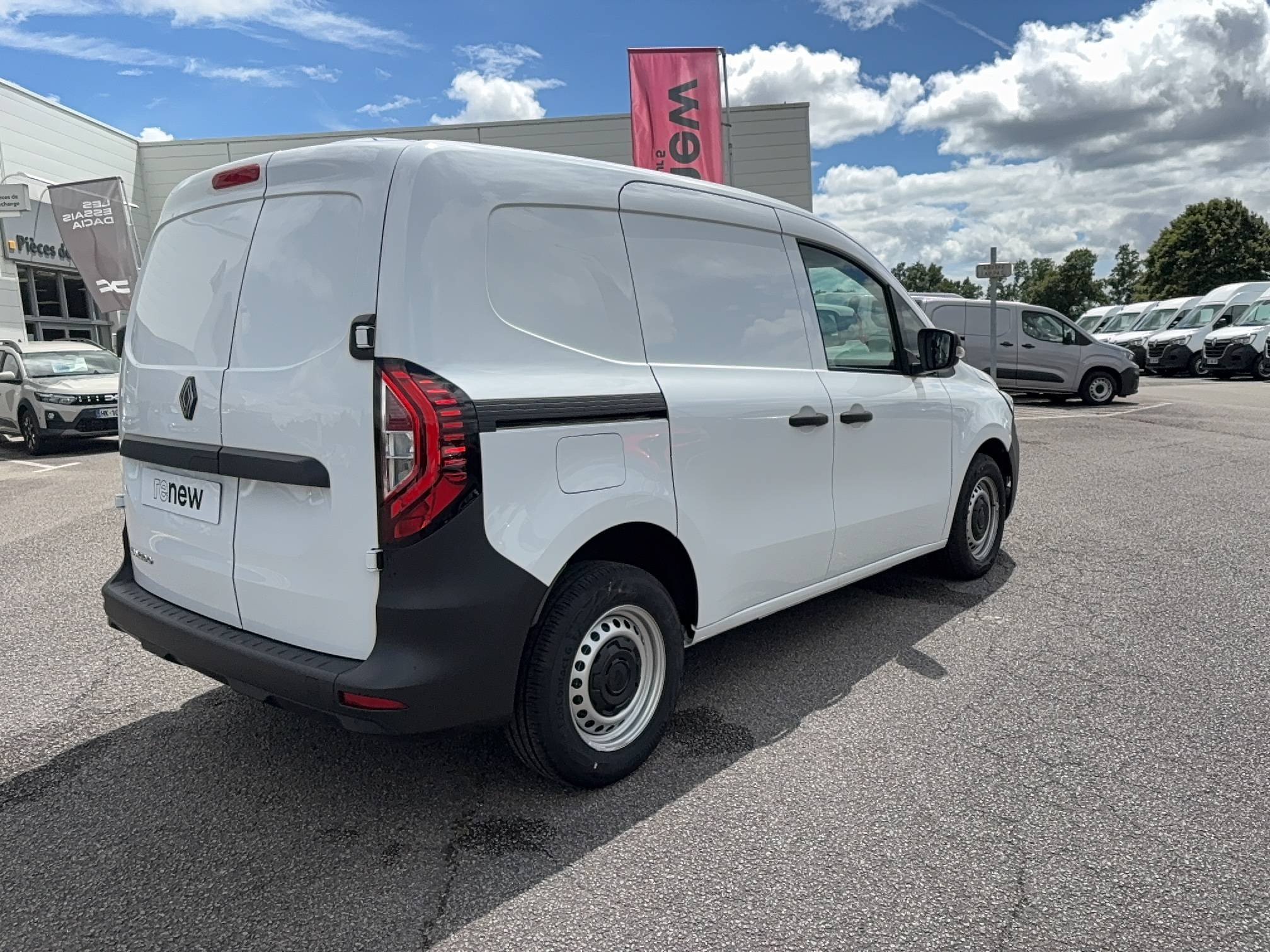 Vente en ligne Renault Kangoo Van  FG TOLE DCI 95 L1 AUTO au prix de 24 990 €