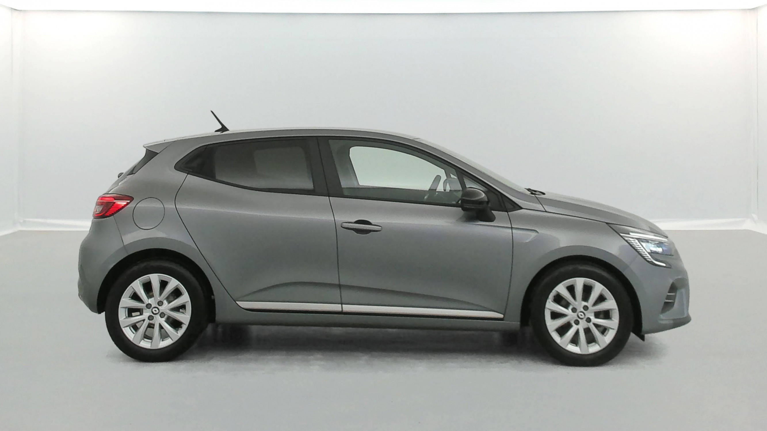 Vente en ligne Renault Clio 5 Clio TCe 90 au prix de 14 490 €