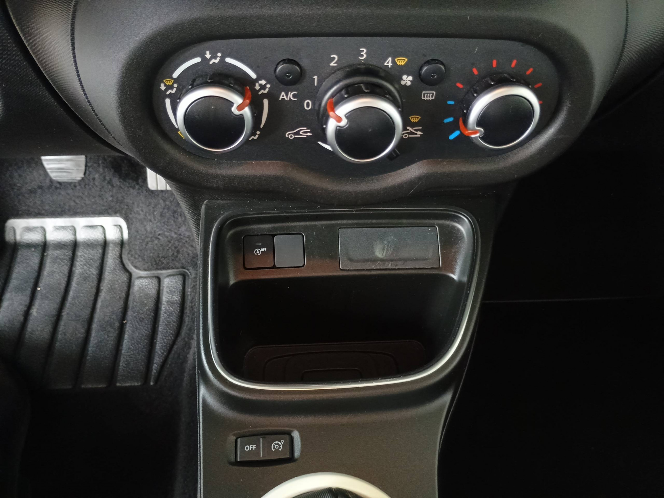 Vente en ligne Renault Twingo 3  SCe 75 - 20 au prix de 10 490 €