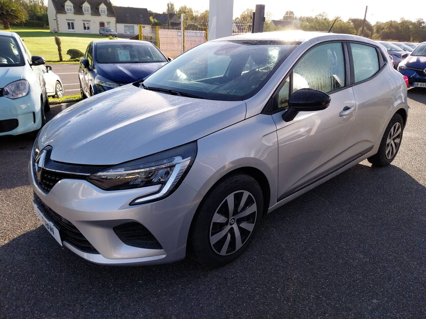 Vente en ligne Renault Clio 5 Clio TCe 90 au prix de 15 990 €