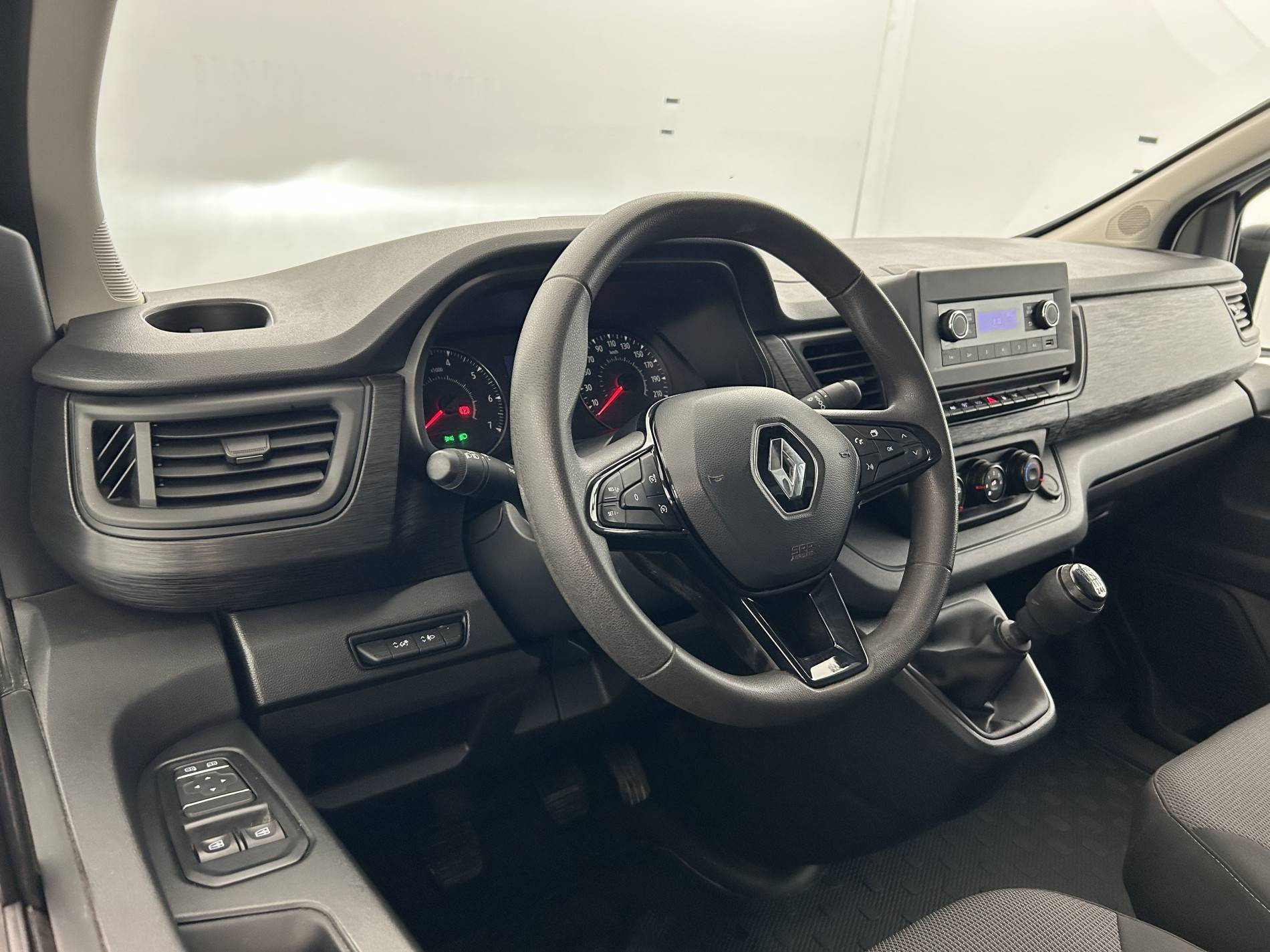 Vente en ligne Renault Trafic 3 Fourgon TRAFIC FGN L1H1 2800 KG BLUE DCI 110 au prix de 20 790 €