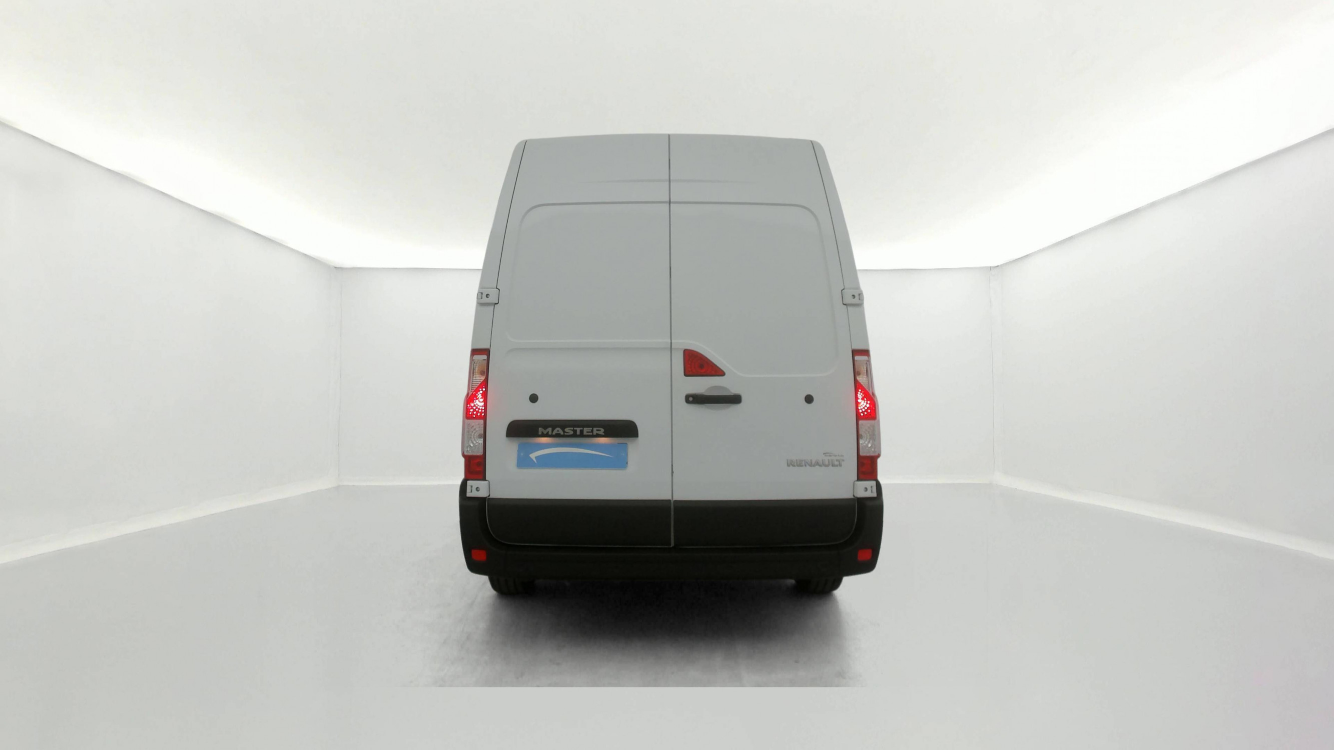 Vente en ligne Renault Master Fourgon MASTER FGN TRAC F3500 L2H2 BLUE DCI 135 au prix de 23 390 €