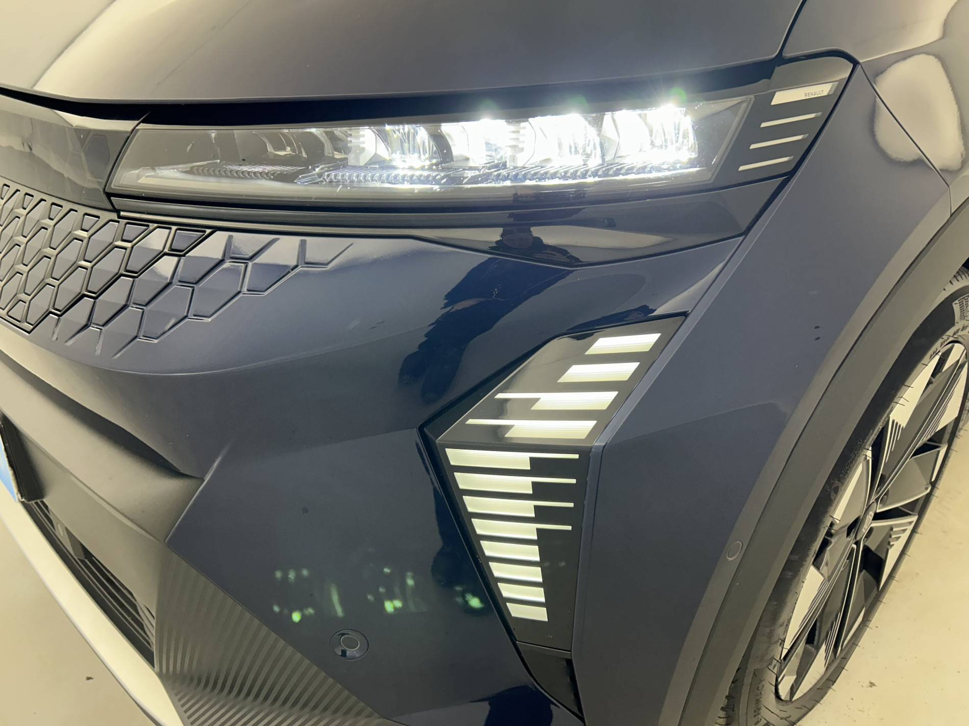 Vente en ligne Renault Scenic E-Tech Scenic E-Tech électrique 220 ch grande autonomie au prix de 36 991 €