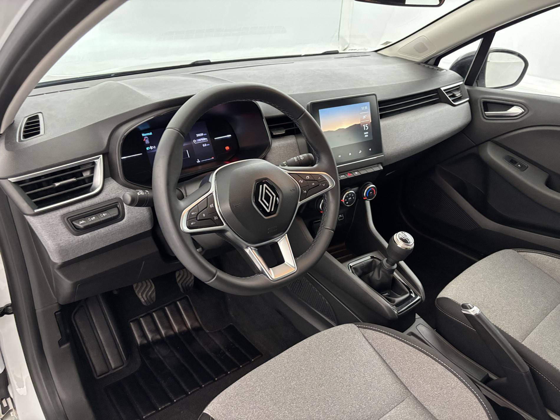 Vente en ligne Renault Clio 5 Clio TCe 90 au prix de 14 690 €