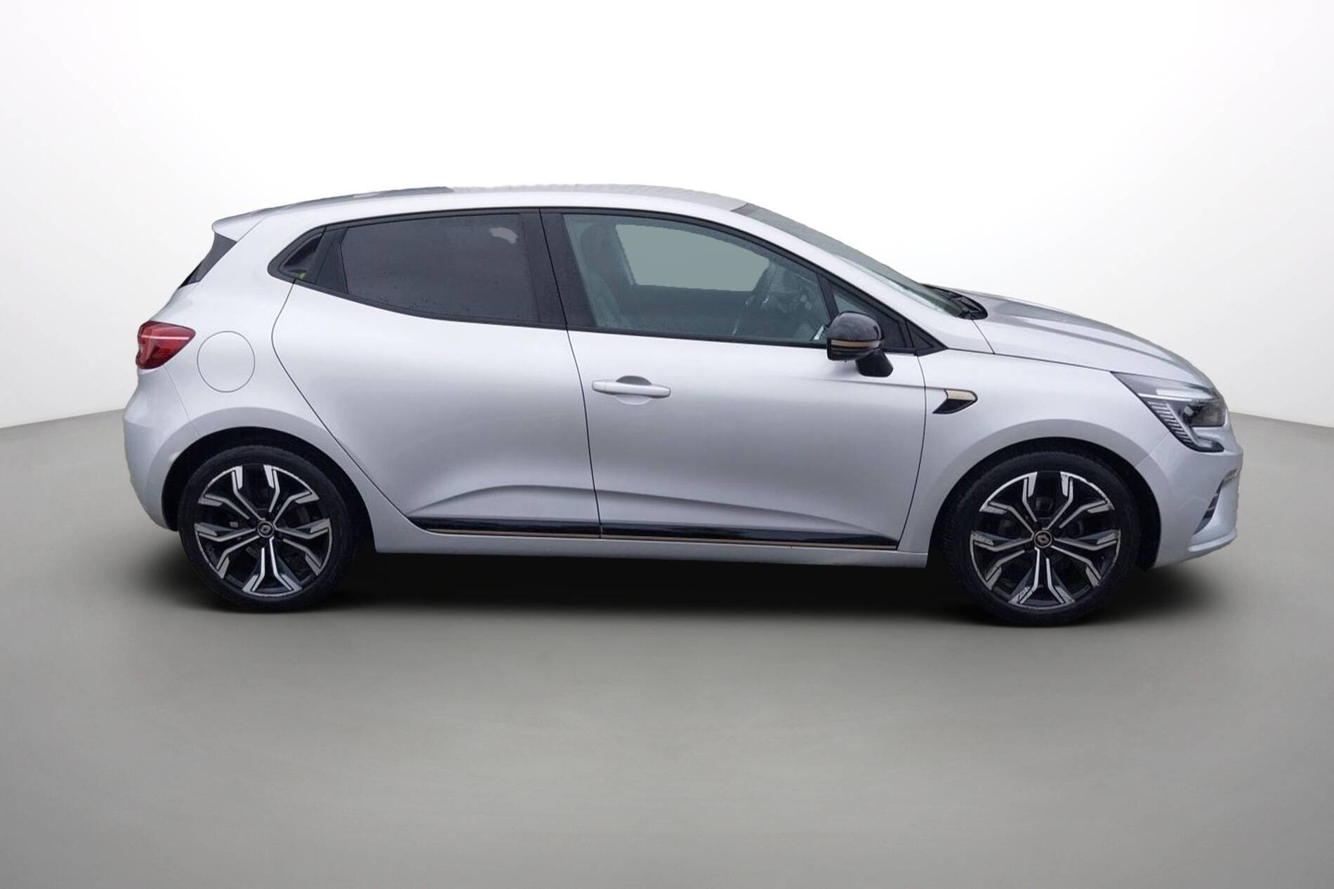 Vente en ligne Renault Clio 5 Clio TCe 90 - 21N au prix de 14 590 €