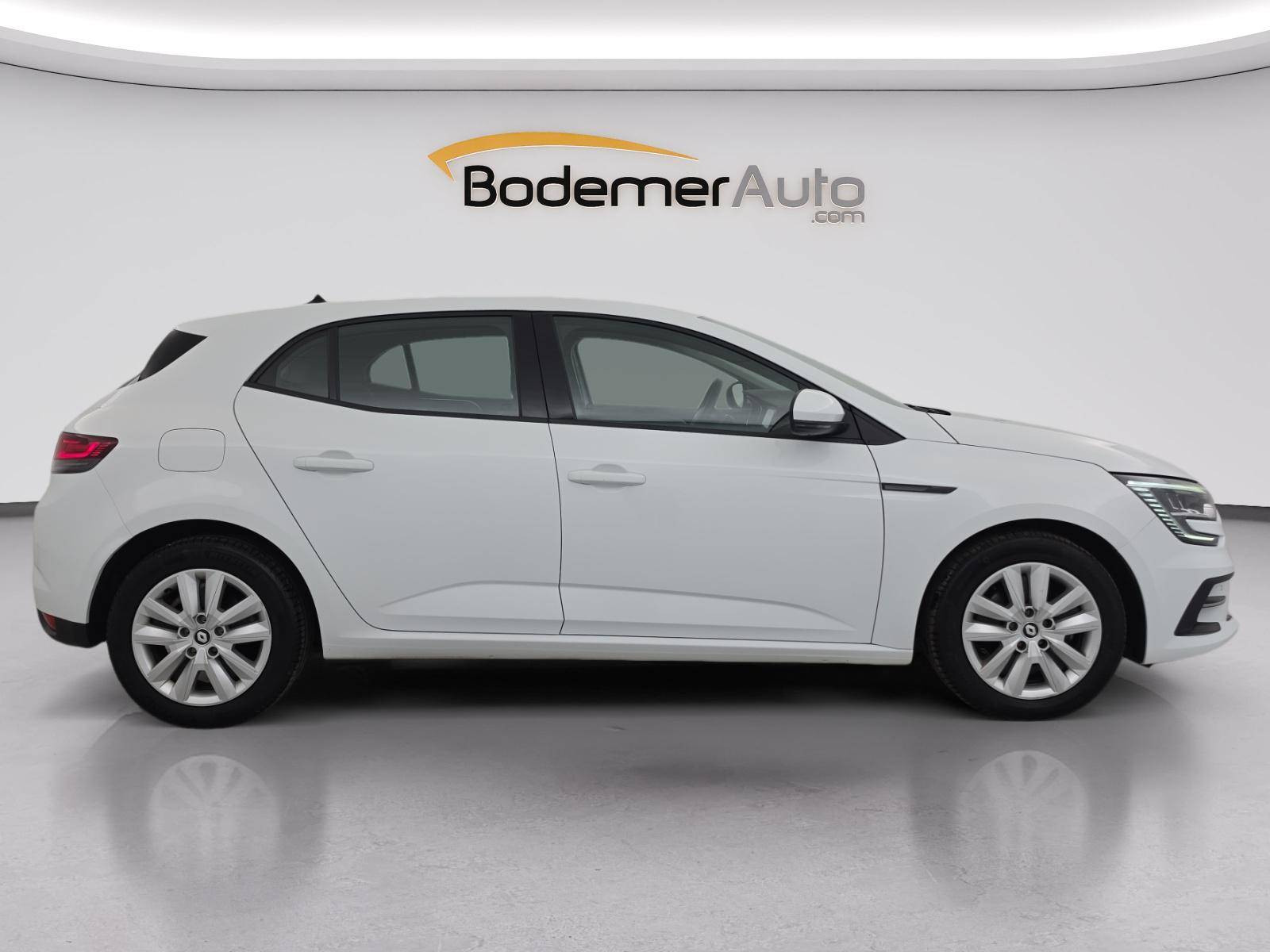 Vente en ligne Renault Megane 4  BLUE DCI 115 au prix de 13 900 €