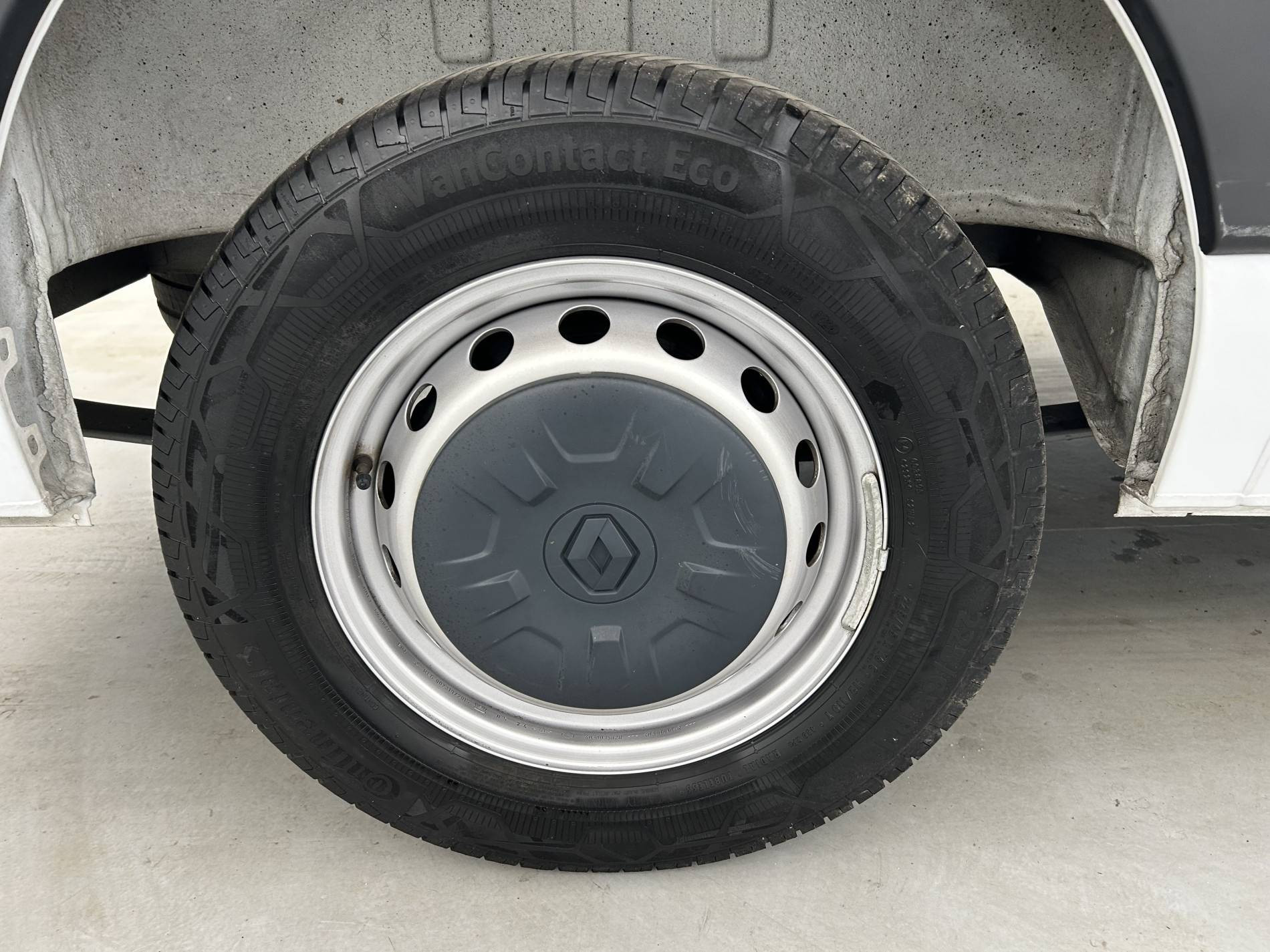 Vente en ligne Renault Master Fourgon MASTER FGN TRAC F3500 L3H3 BLUE DCI 135 au prix de 28 990 €