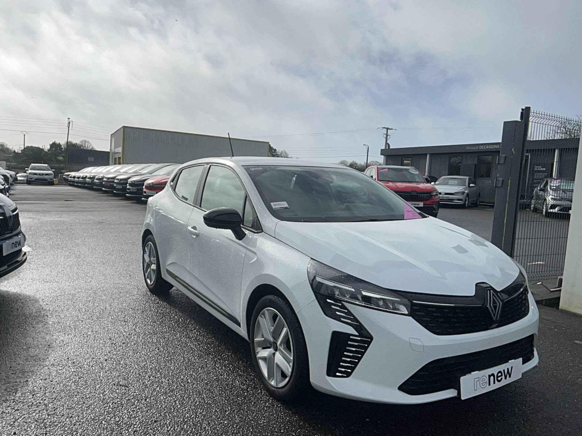 Vente en ligne Renault Clio 5 Clio E-Tech full hybrid 145 ch GSR2 au prix de 19 850 €