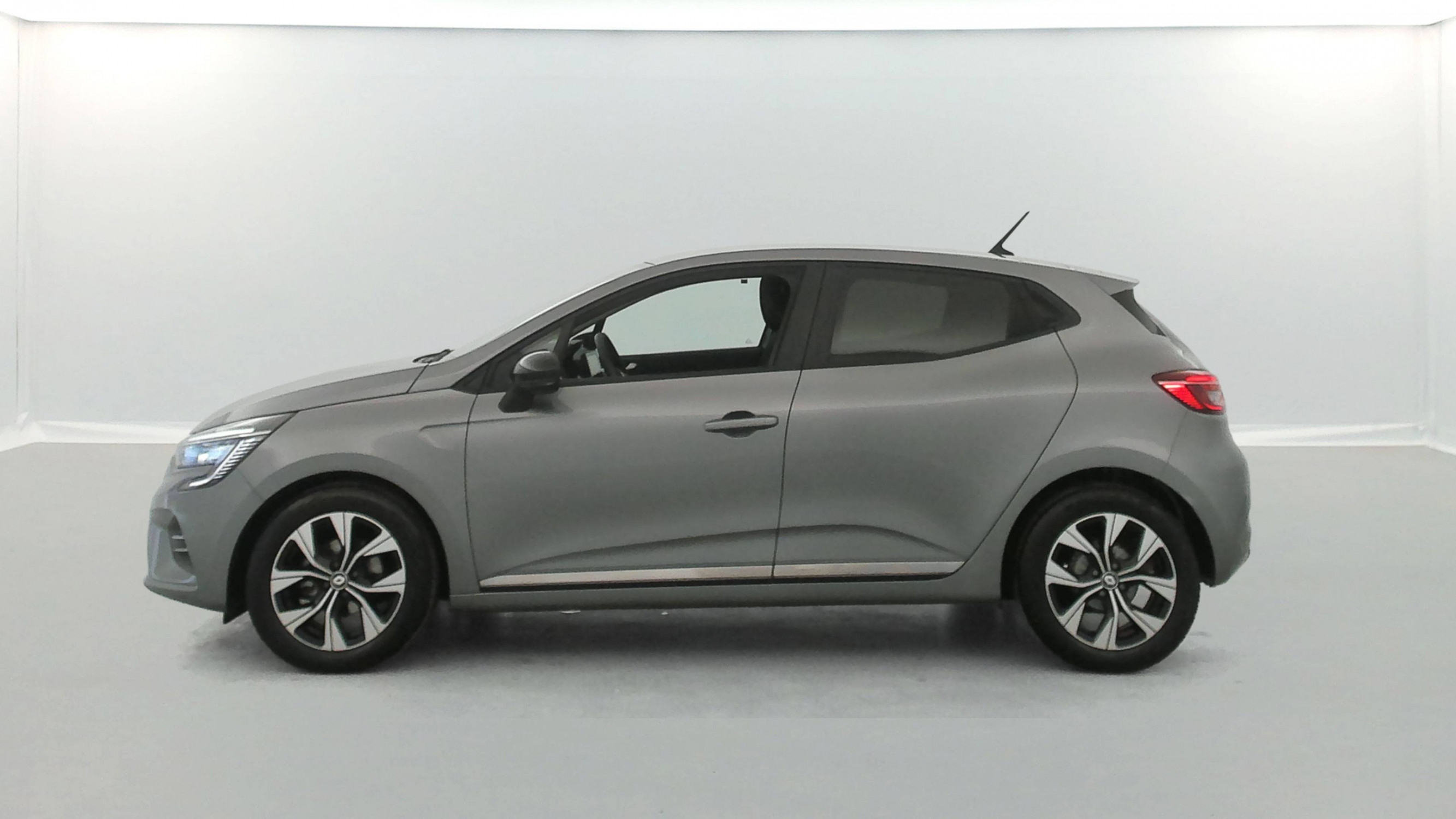 Vente en ligne Renault Clio 5 Clio TCe 90 au prix de 14 990 €