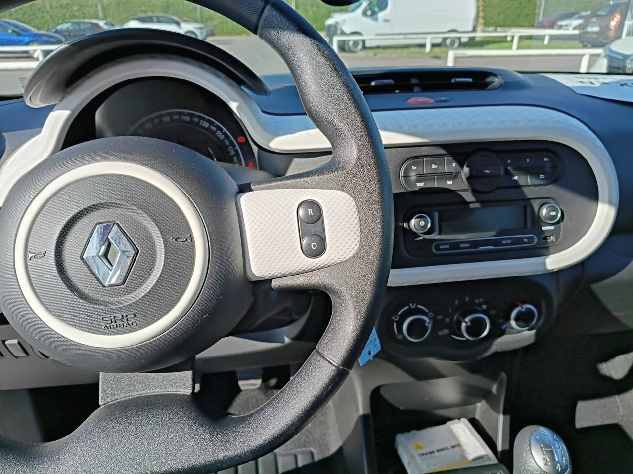 Vente en ligne Renault Twingo 3  1.0 SCe 70 E6C au prix de 8 990 €