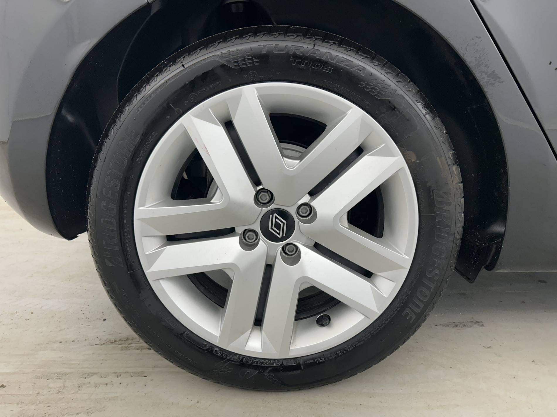 Vente en ligne Renault Clio 5 Clio E-Tech full hybrid 145 ch GSR2 au prix de 19 690 €