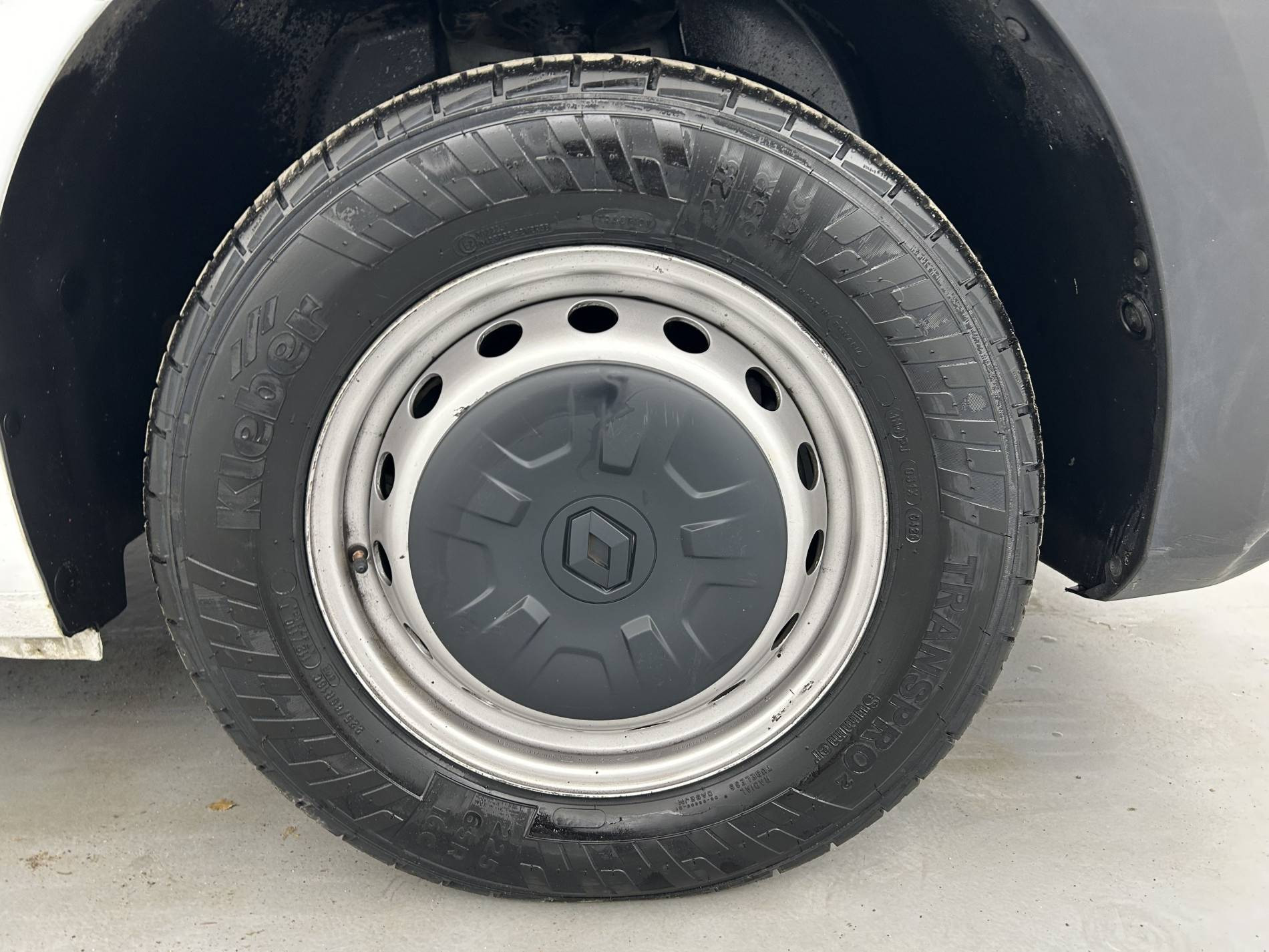 Vente en ligne Renault Master Fourgon MASTER FGN TRAC F3500 L3H3 BLUE DCI 135 au prix de 27 890 €