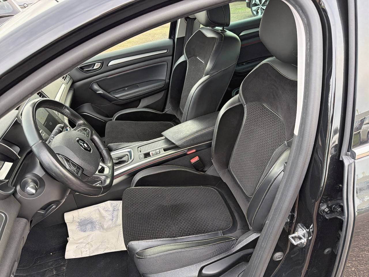 Vente en ligne Renault Megane 4 Mégane IV Berline dCi 165 Energy EDC au prix de 13 990 €