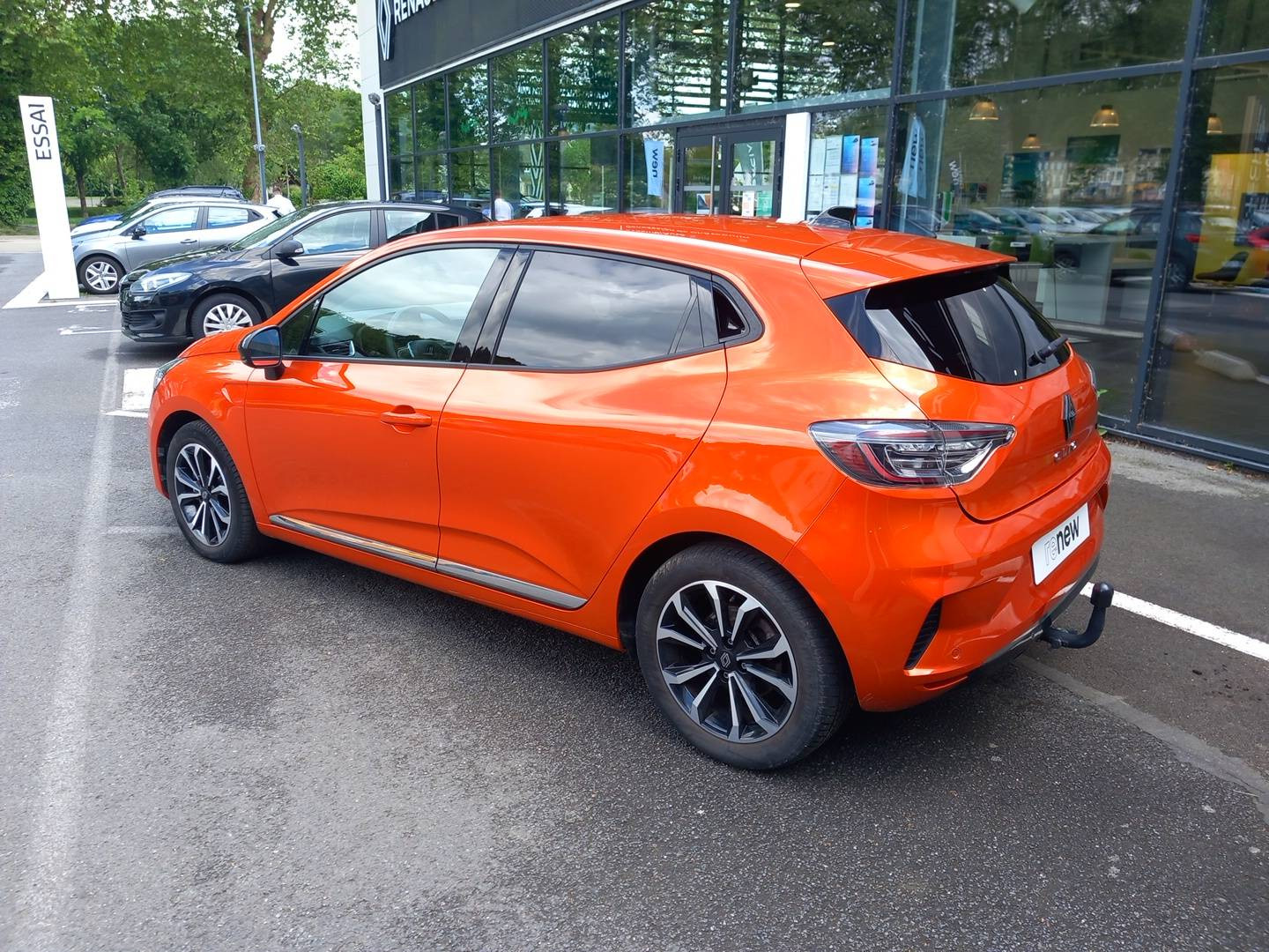 Vente en ligne Renault Clio 5 Clio E-Tech full hybrid 145 au prix de 17 990 €
