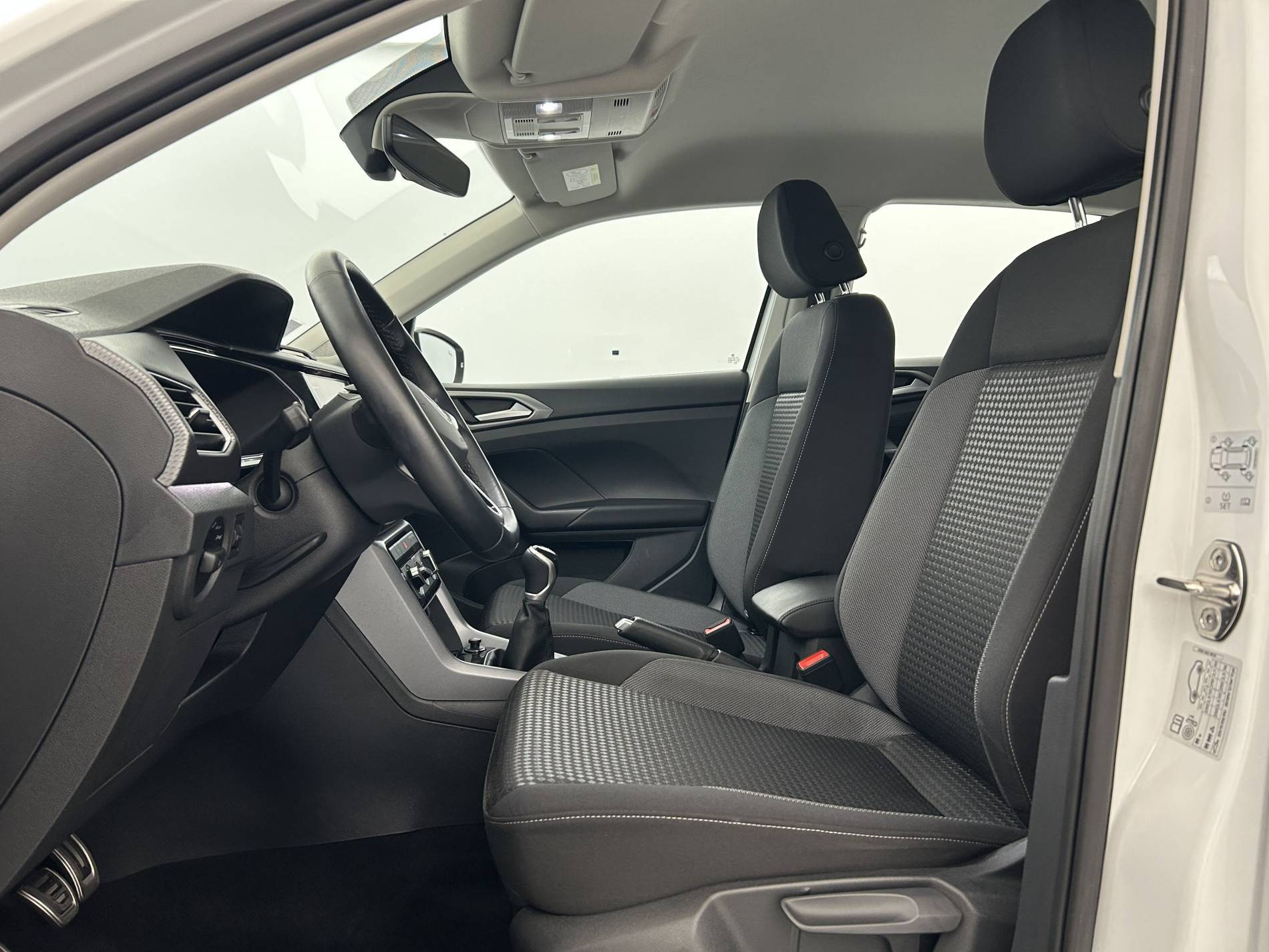 Vente en ligne Volkswagen T-Cross  1.0 TSI 110 Start/Stop BVM6 au prix de 16 790 €