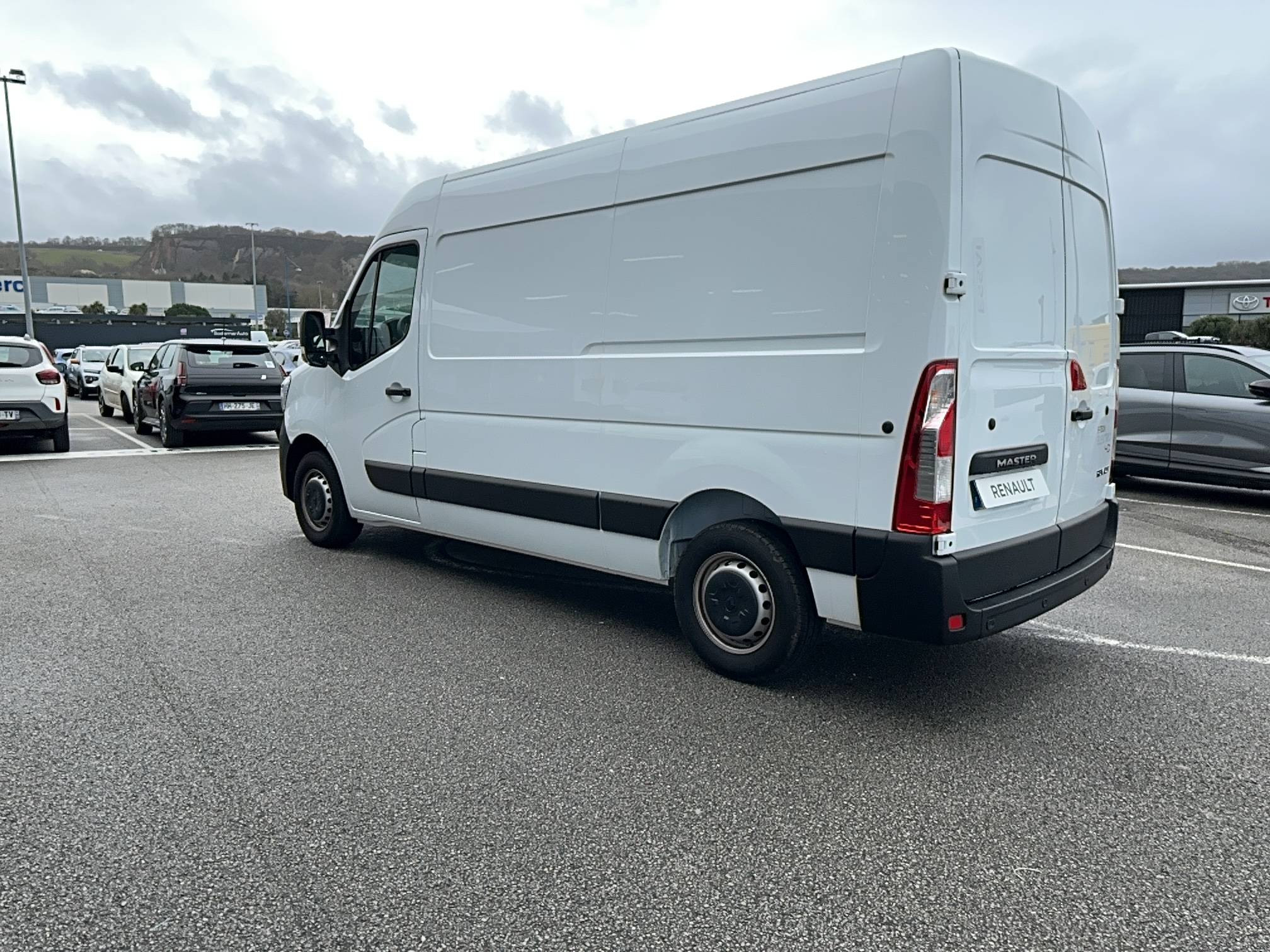 Vente en ligne Renault Master E-Tech MASTER ELECTRIQUE FGN L2H2 F3500 EV52 au prix de 26 900 €