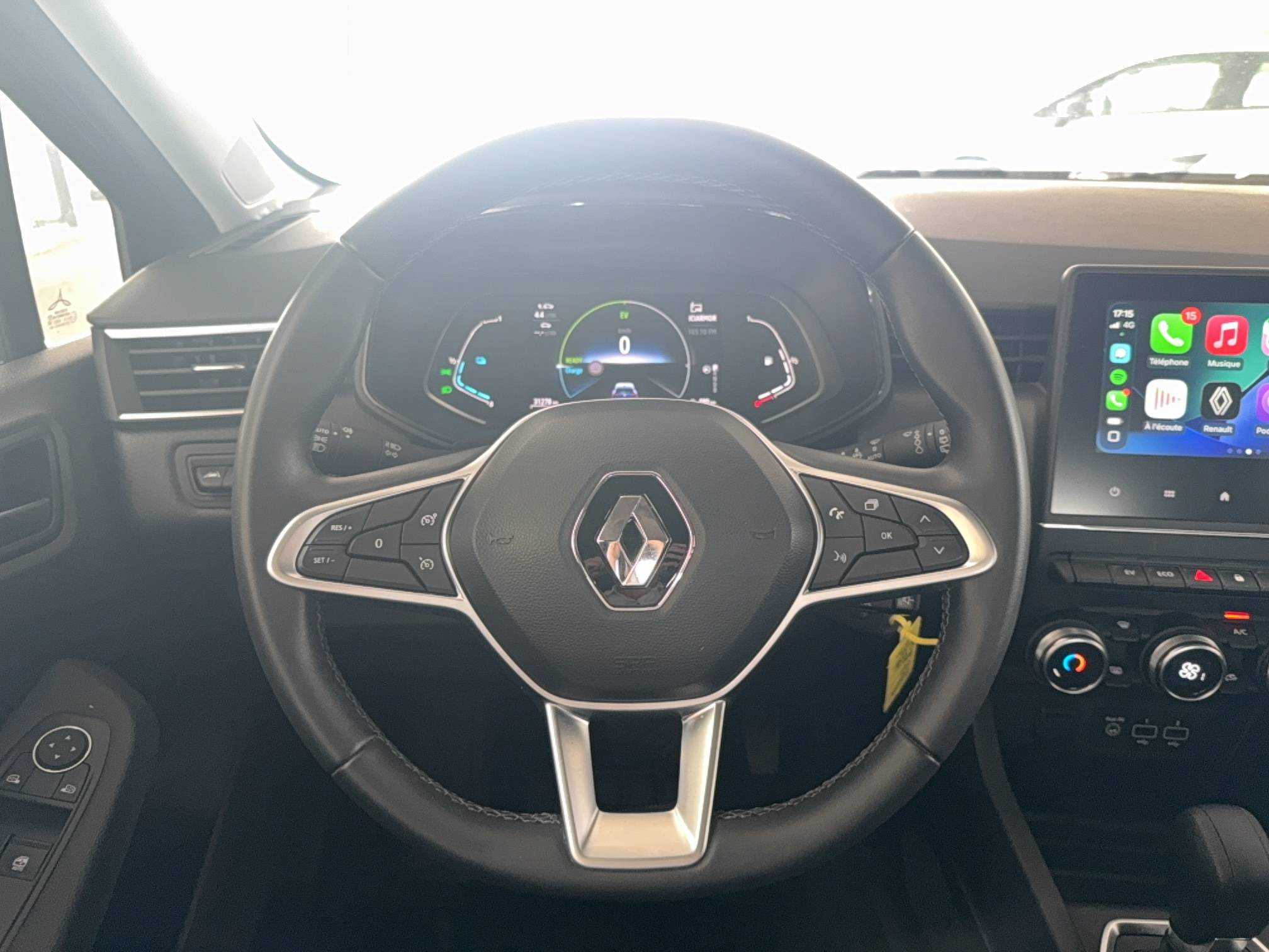 Vente en ligne Renault Clio 5 Clio E-Tech full hybrid 145 au prix de 16 690 €