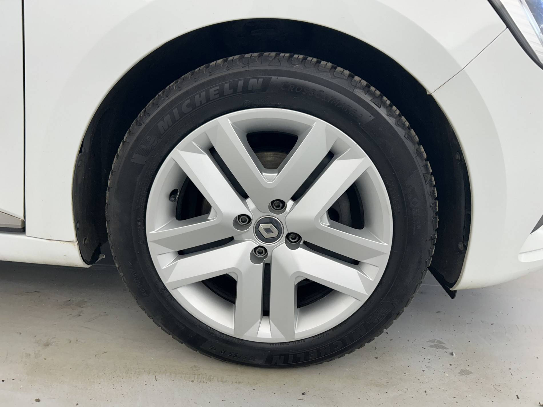 Vente en ligne Renault Clio 5 Clio Blue dCi 100 - 21N au prix de 13 890 €