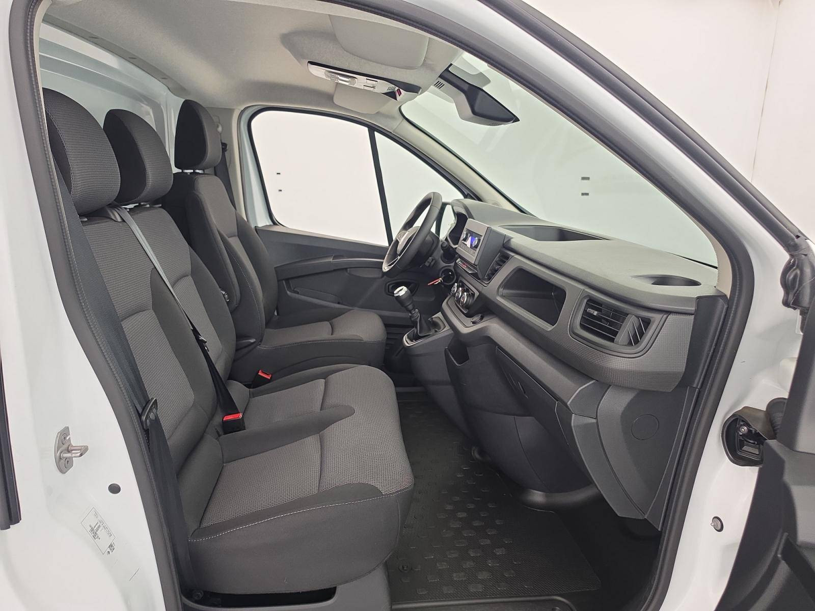 Vente en ligne Renault Trafic 3 Fourgon TRAFIC FG BLUE DCI 130 L1H1 3T GSR2 au prix de 23 900 €