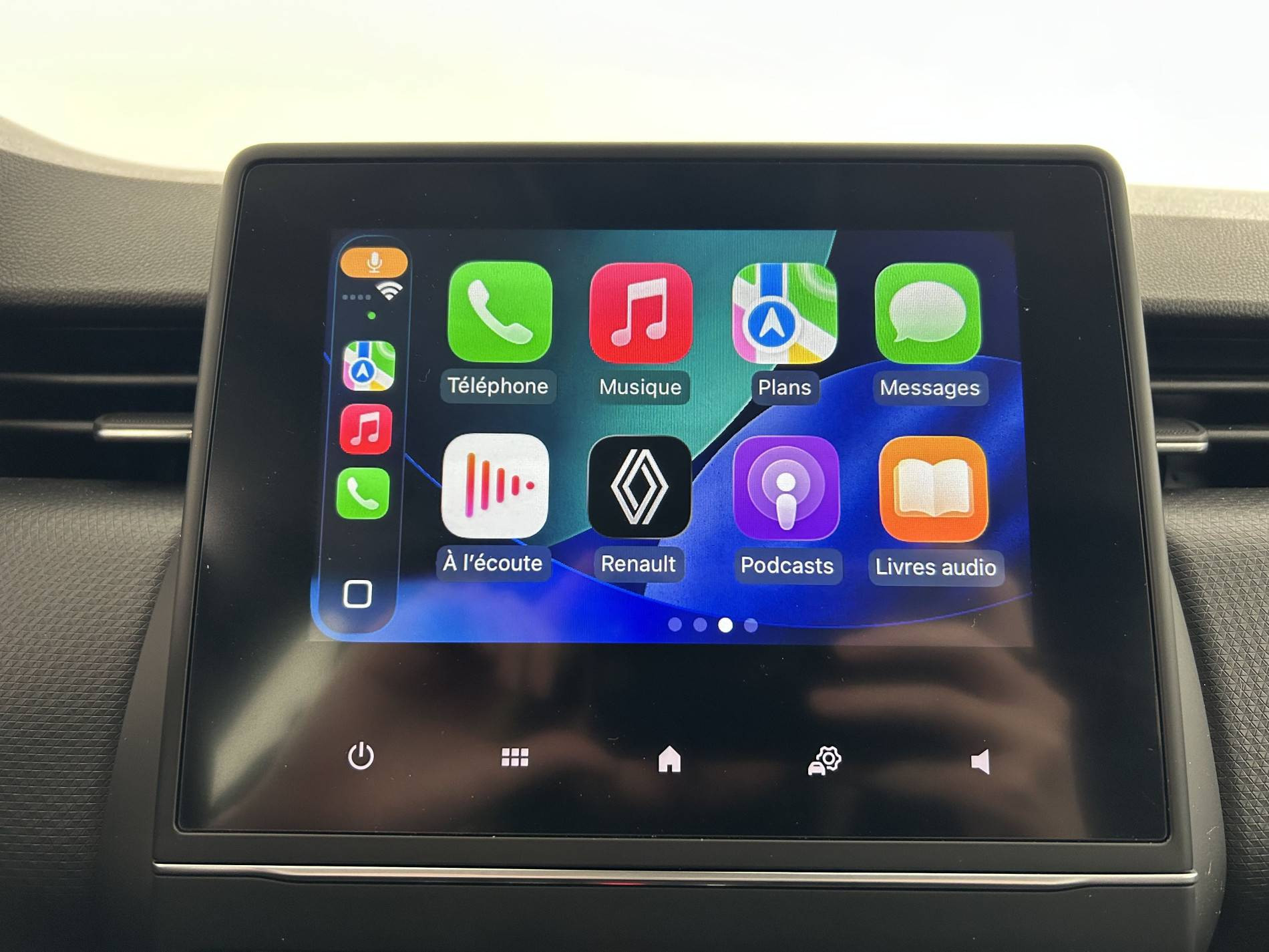 Vente en ligne Renault Clio 5 Clio E-Tech 140 - 21N au prix de 15 390 €