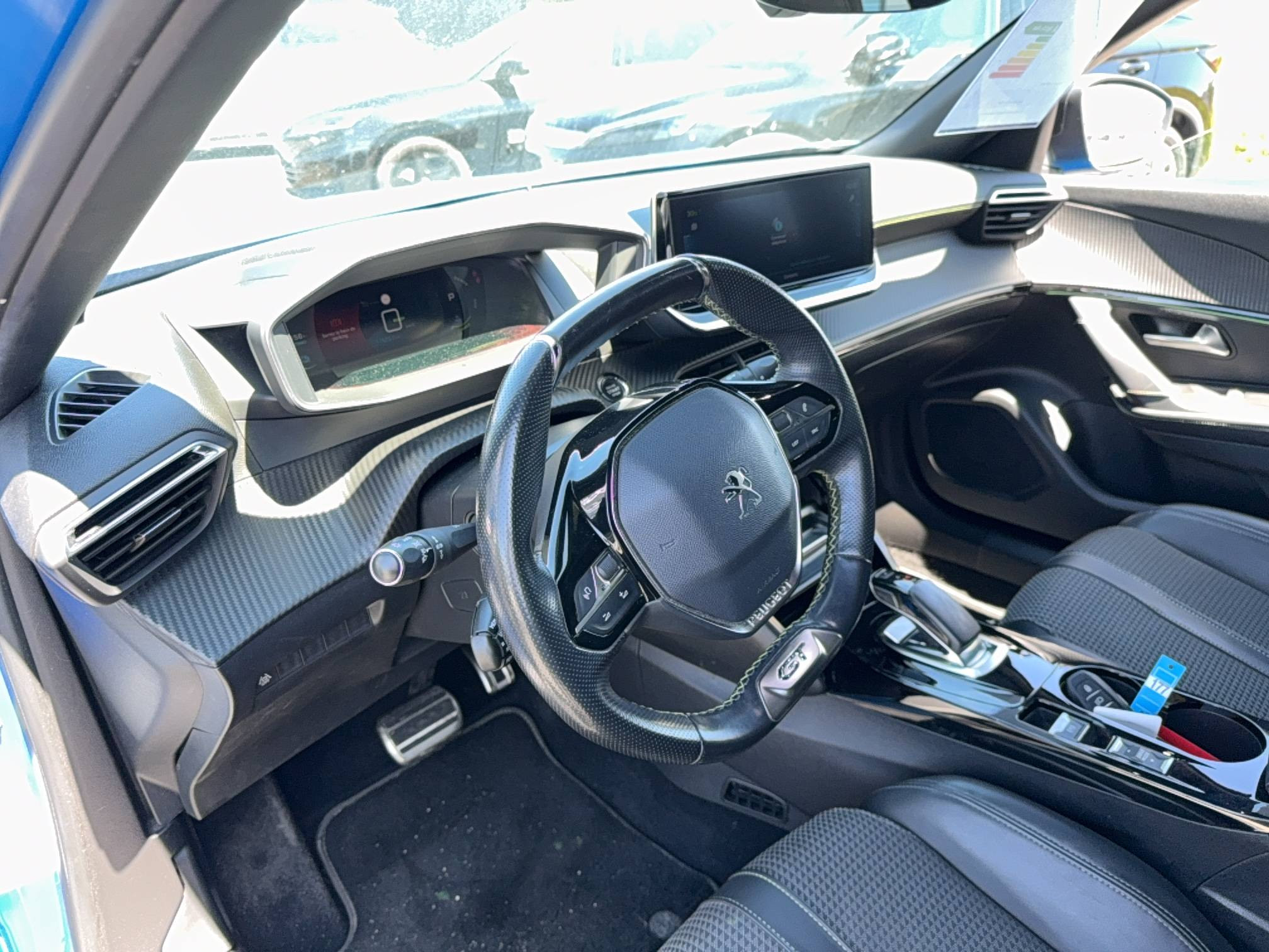 Vente en ligne Peugeot E-2008  136 ch au prix de 11 990 €