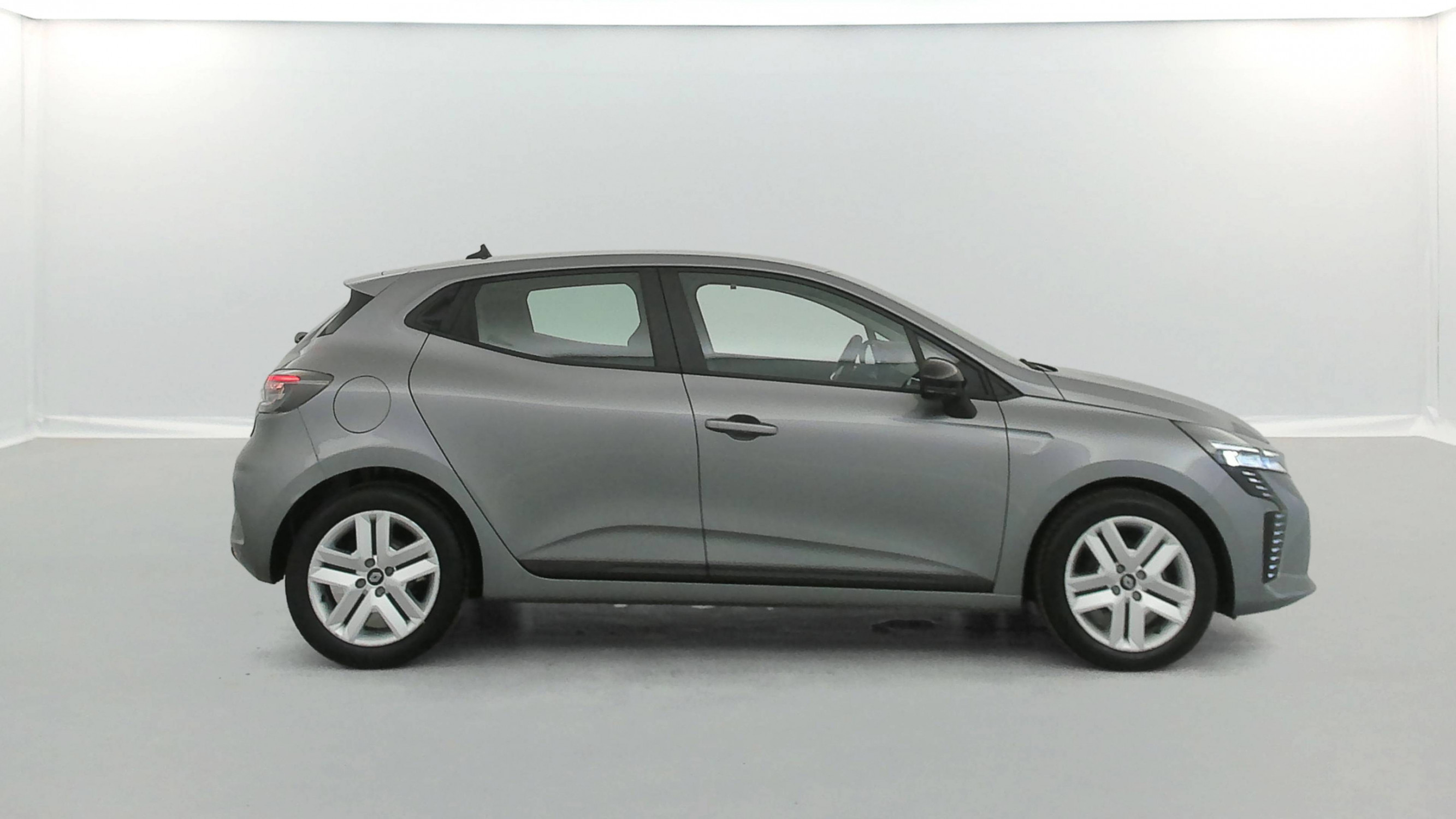 Vente en ligne Renault Clio 5 Clio TCe 90 au prix de 15 490 €