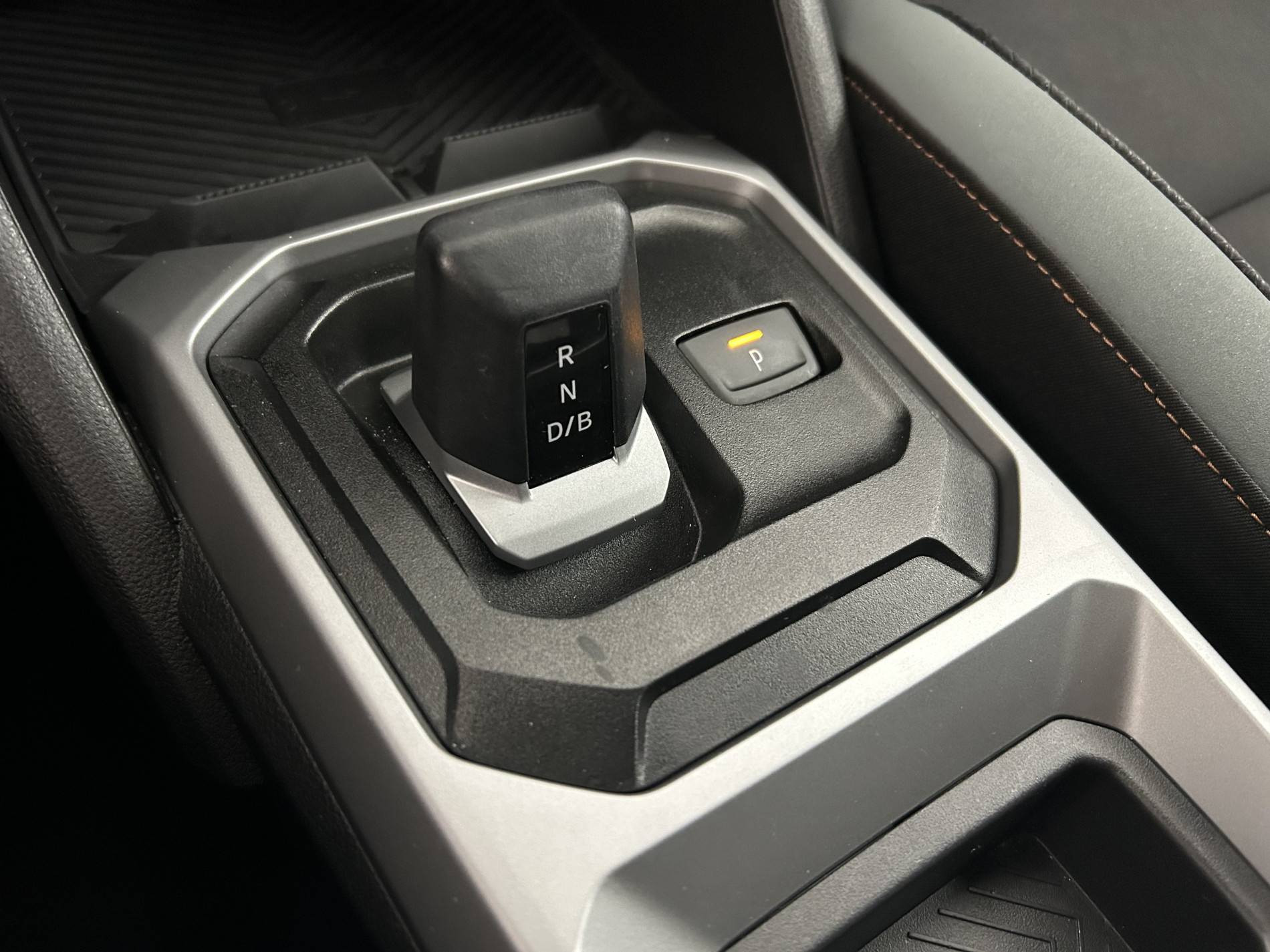 Vente en ligne Dacia Duster  Hybrid 140 au prix de 24 890 €