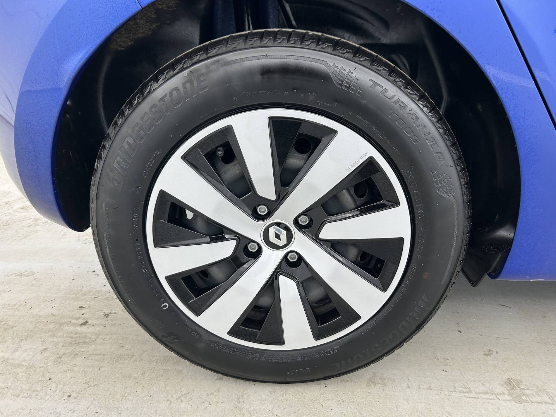 Vente en ligne Renault Clio 5 Clio TCe 90 au prix de 14 290 €