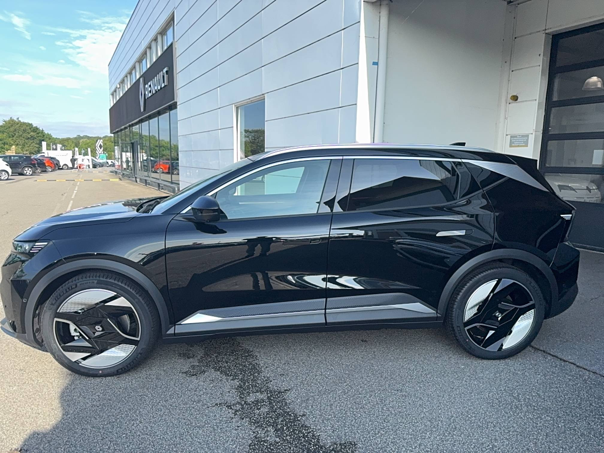 Vente en ligne Renault Scenic E-Tech Scenic E-Tech électrique 220 ch grande autonomie au prix de 49 990 €