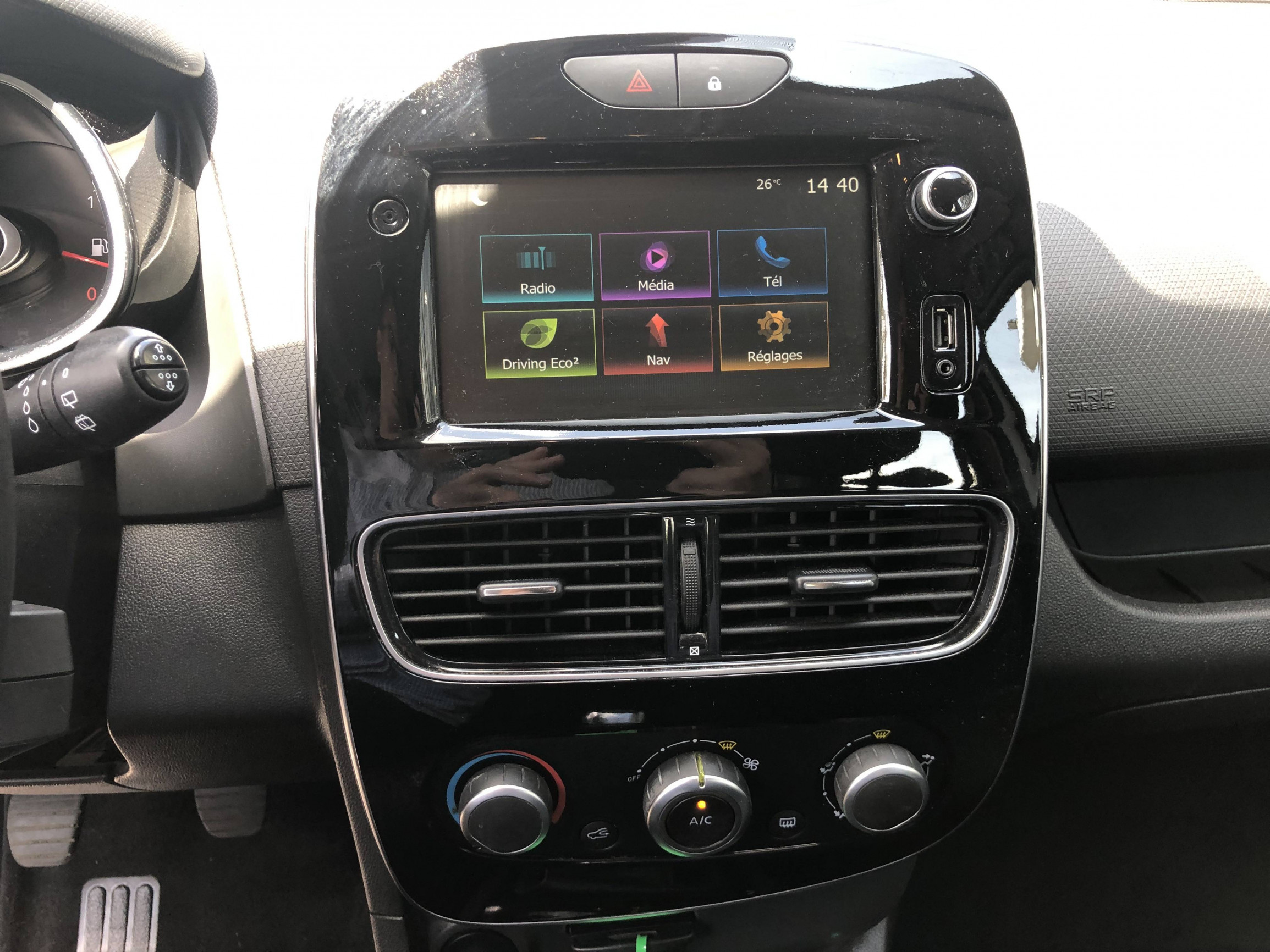 Vente en ligne Renault Clio 4 Clio dCi 75 E6C au prix de 10 990 €