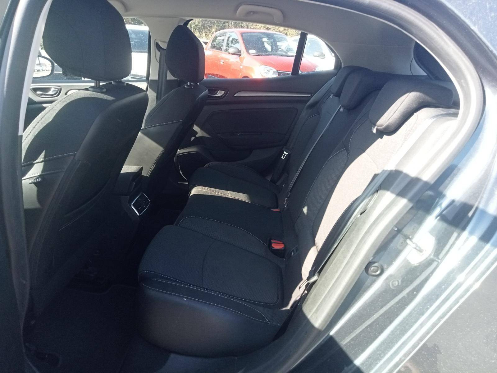 Vente en ligne Renault Megane 4  Blue dCi 115 EDC au prix de 15 690 €