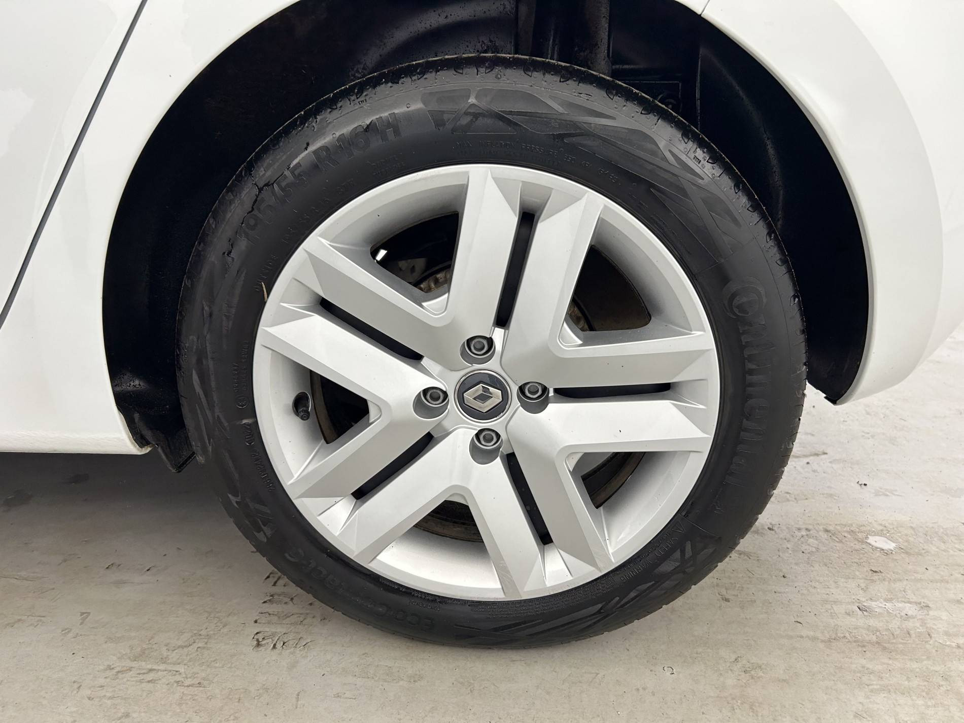 Vente en ligne Renault Clio 5 Clio SCe 65 - 21N au prix de 12 390 €