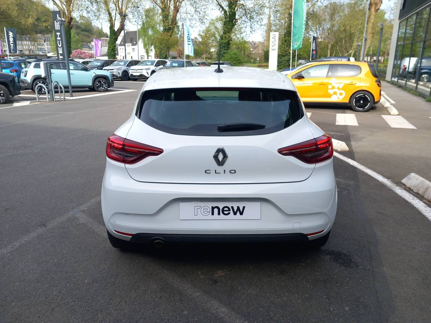 Vente en ligne Renault Clio 5 Clio TCe 90 X-Tronic - 21N au prix de 13 990 €