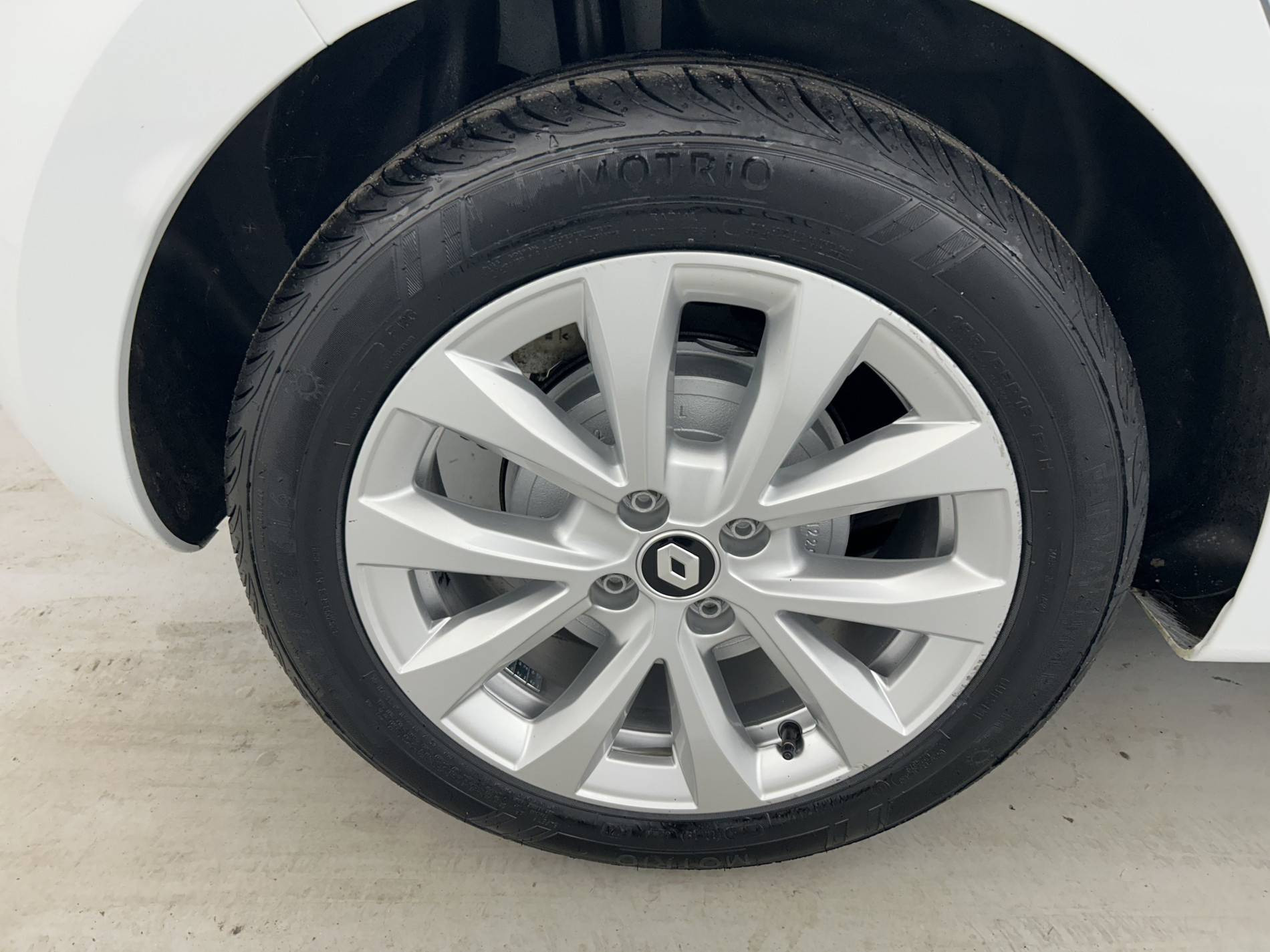 Vente en ligne Renault Clio 5 Clio E-Tech full hybrid 145 au prix de 17 590 €