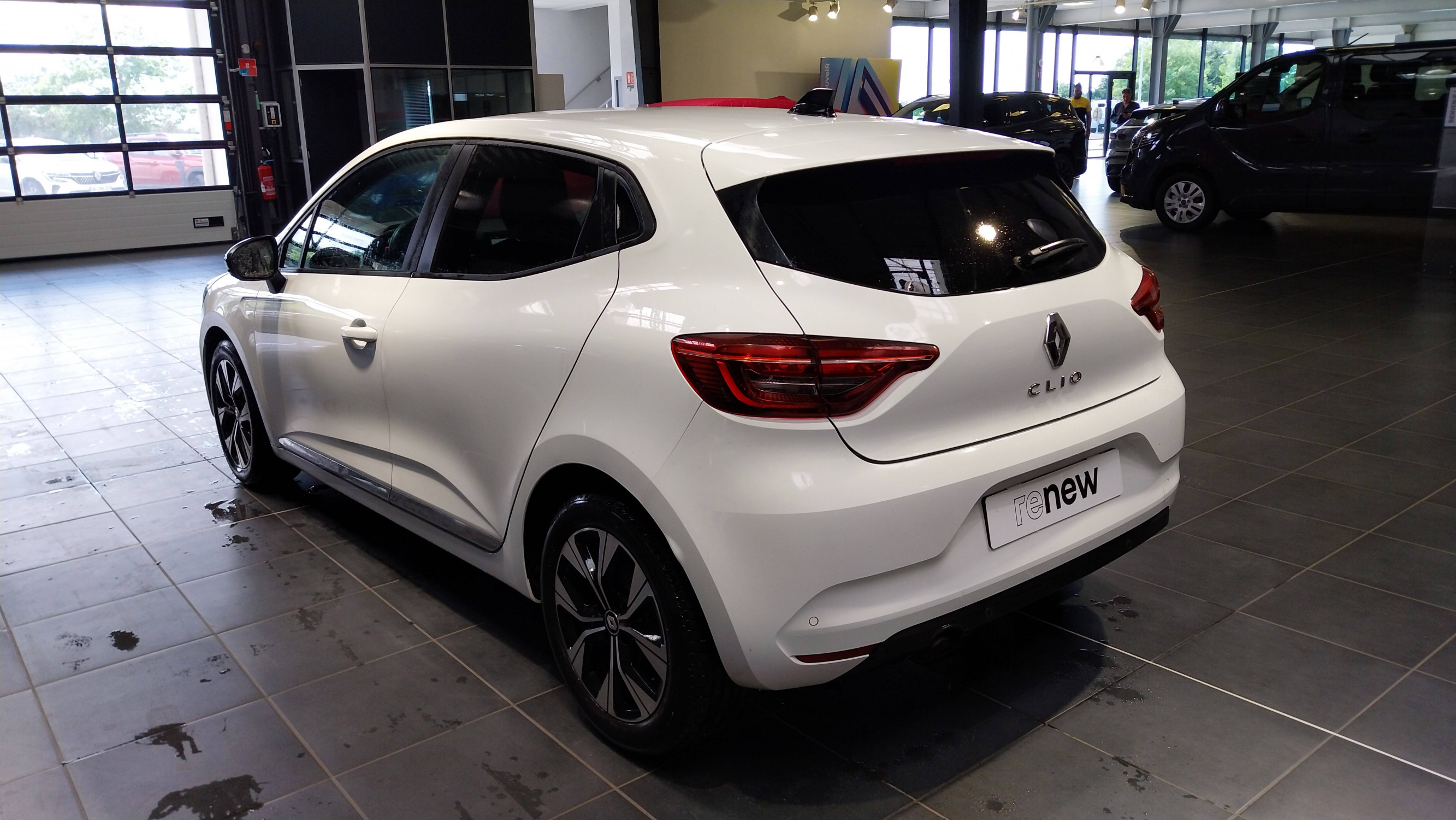 Vente en ligne Renault Clio 5 Clio SCe 65 au prix de 12 990 €