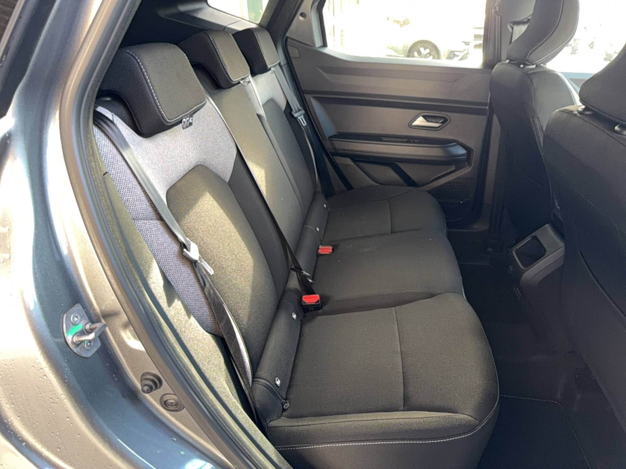 Vente en ligne Dacia Duster  Hybrid 155 au prix de 30 290 €