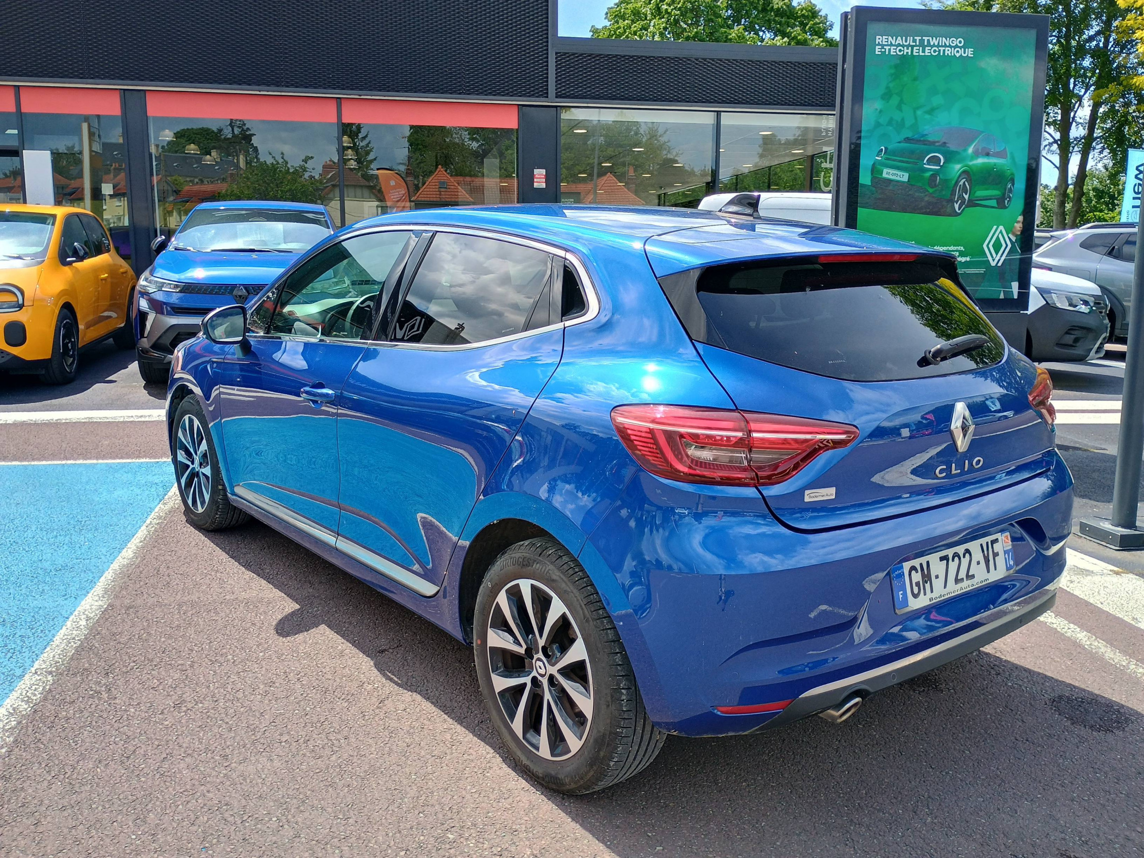 Vente en ligne Renault Clio 5 Clio TCe 90 au prix de 15 990 €