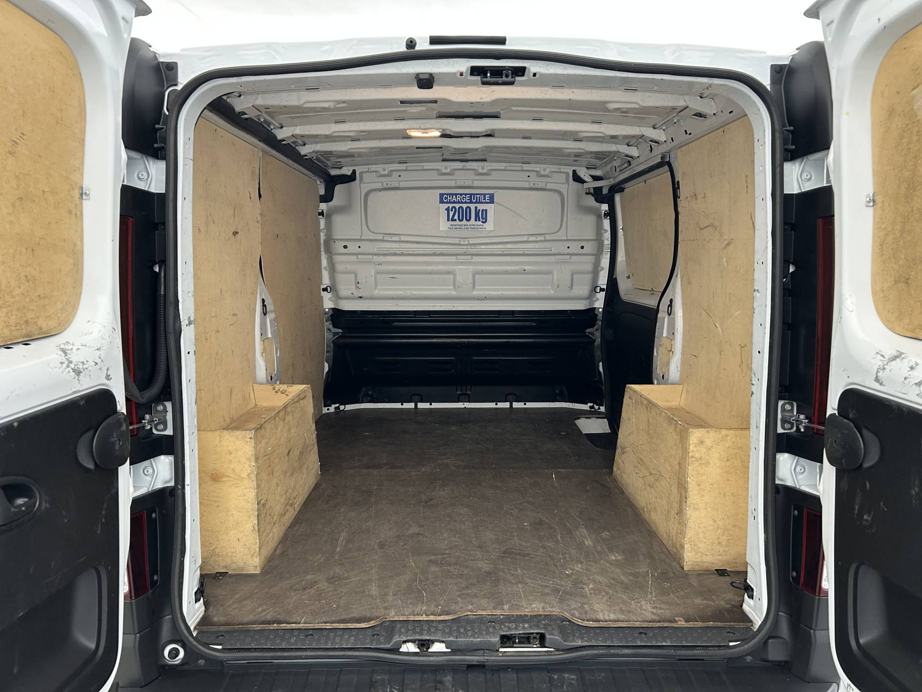Vente en ligne Renault Trafic 3 Fourgon TRAFIC FG BLUE DCI 130 L1H1 3T GSR2 au prix de 23 490 €