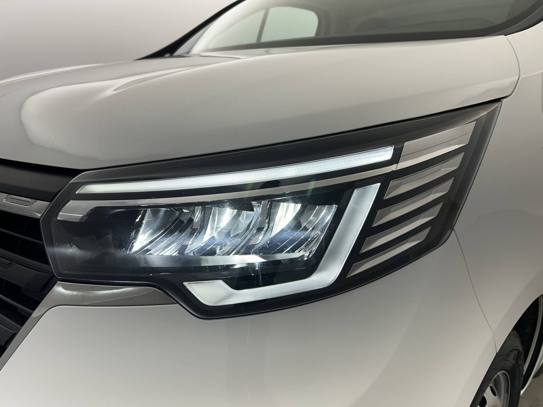 Vente en ligne Renault Trafic 3 Fourgon TRAFIC FG BLUE DCI 130 L1H1 3T GSR2 au prix de 24 390 €