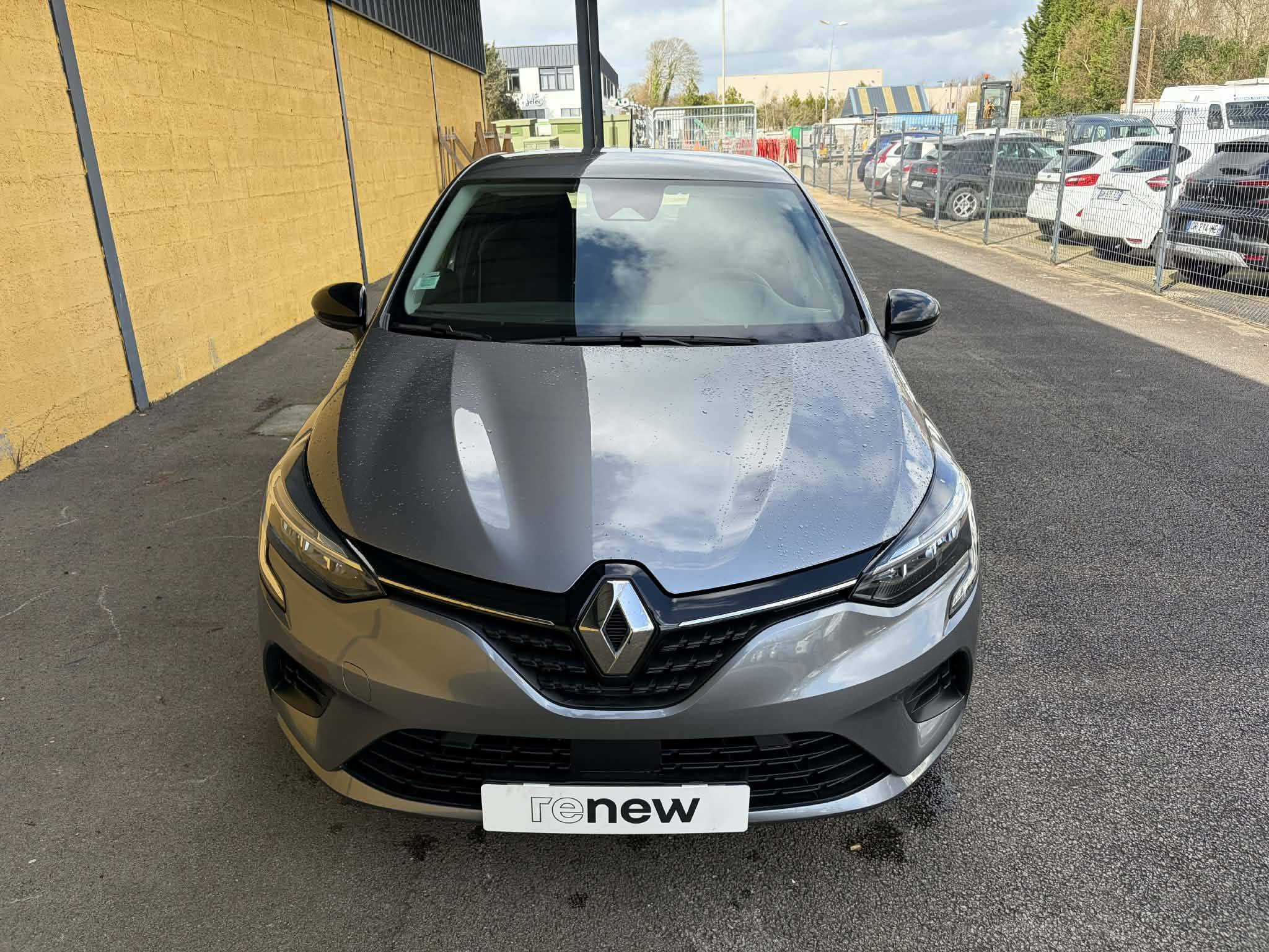 Vente en ligne Renault Clio 5 Clio TCe 90 au prix de 15 790 €