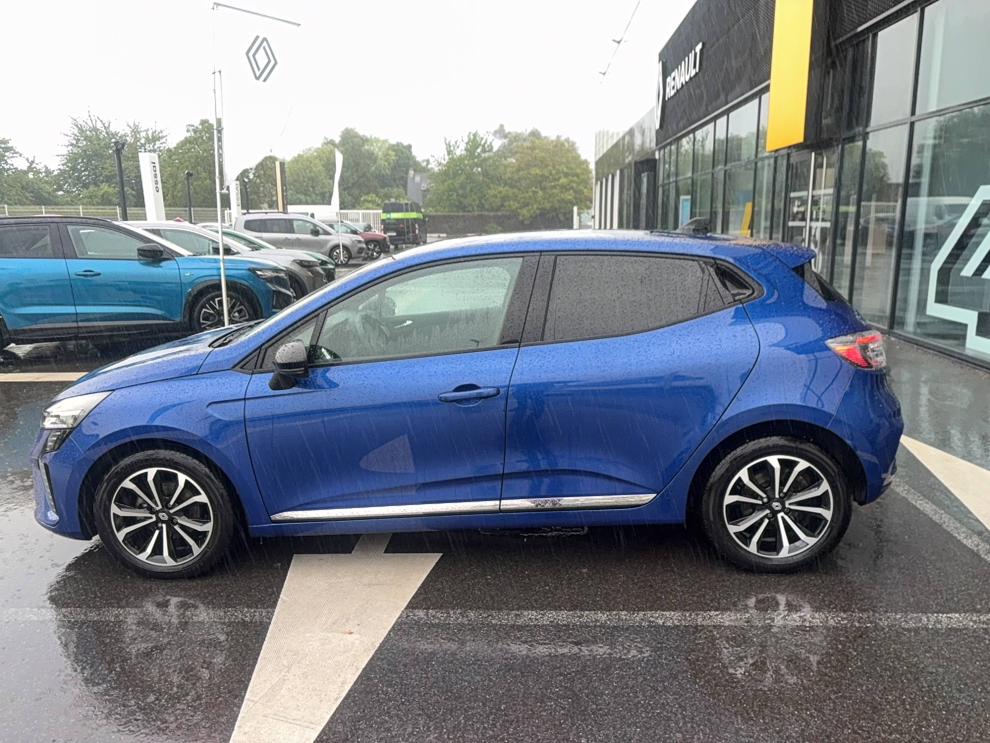 Vente en ligne Renault Clio 5 Clio TCe 90 au prix de 16 500 €