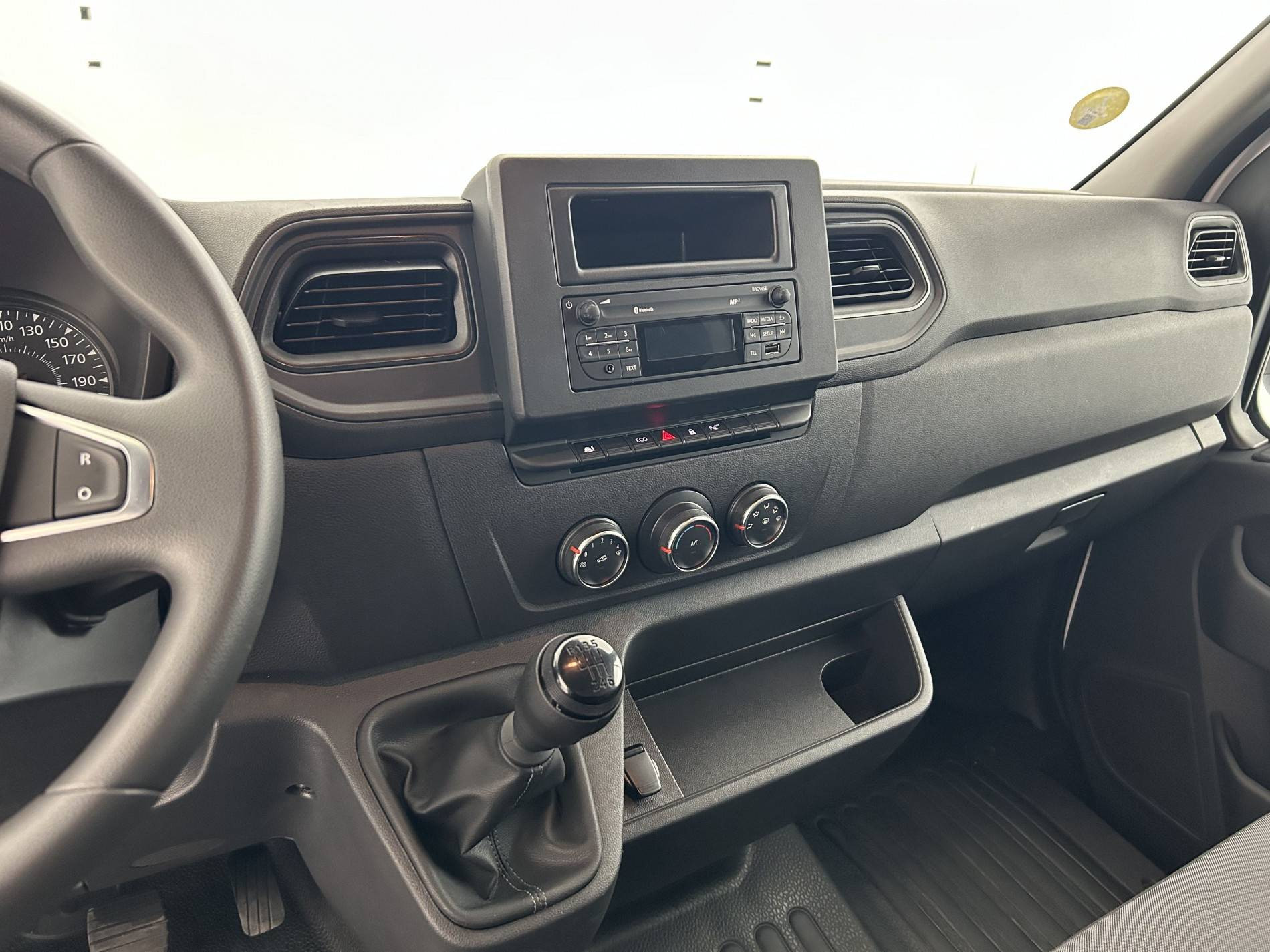 Vente en ligne Renault Master Fourgon MASTER FGN TRAC F3500 L2H2 BLUE DCI 135 au prix de 24 790 €