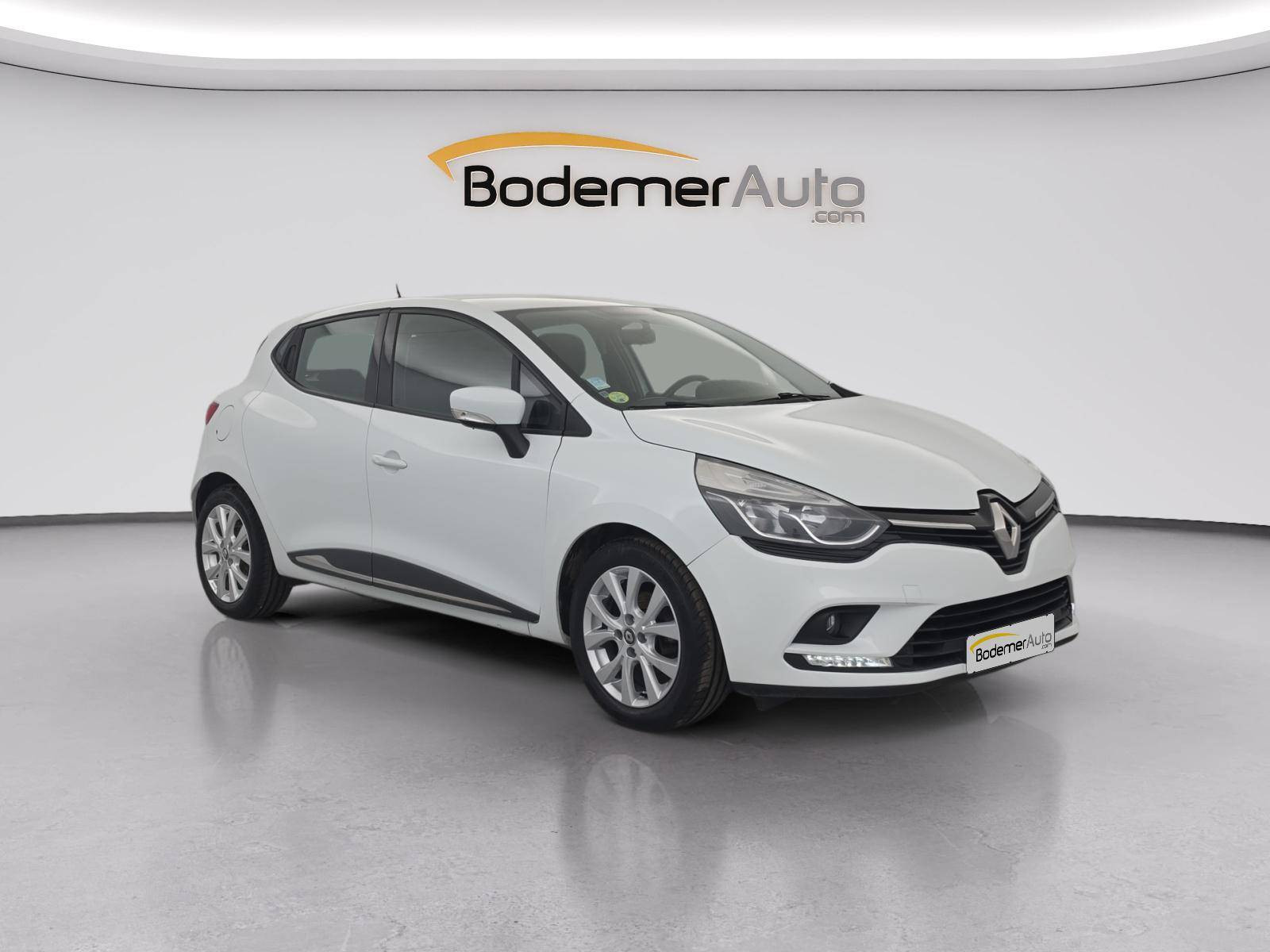 Vente en ligne Renault Clio 4 Clio dCi 90 E6C EDC au prix de 11 590 €